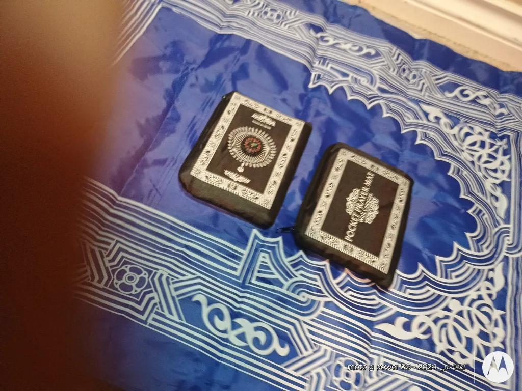 Pocket Prayer Mat with Compass image indicator(3)