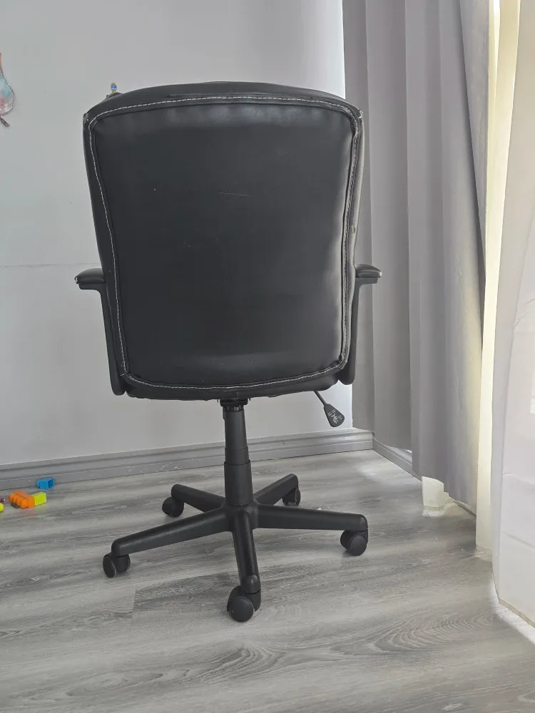 Very Comfortable Black Leather Office Chair image indicator(2)