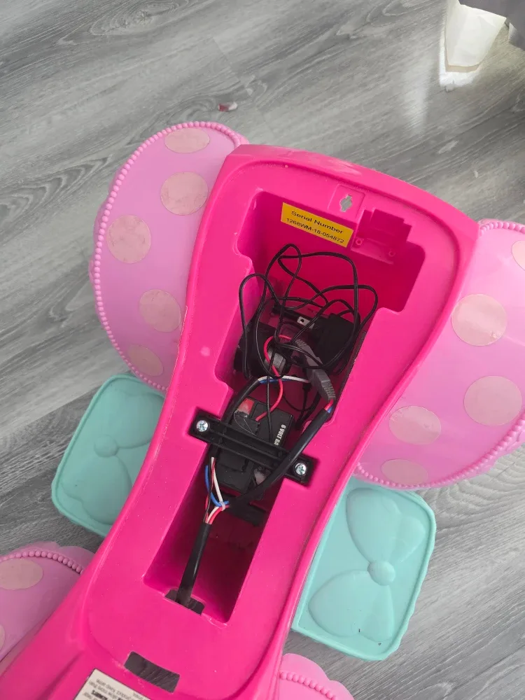 Minnie Mouse Ride-On Quad image indicator(2)