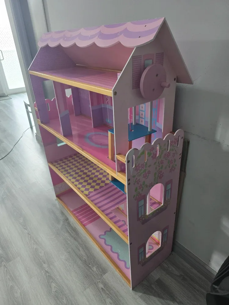Pink Wooden Dollhouse image indicator(2)