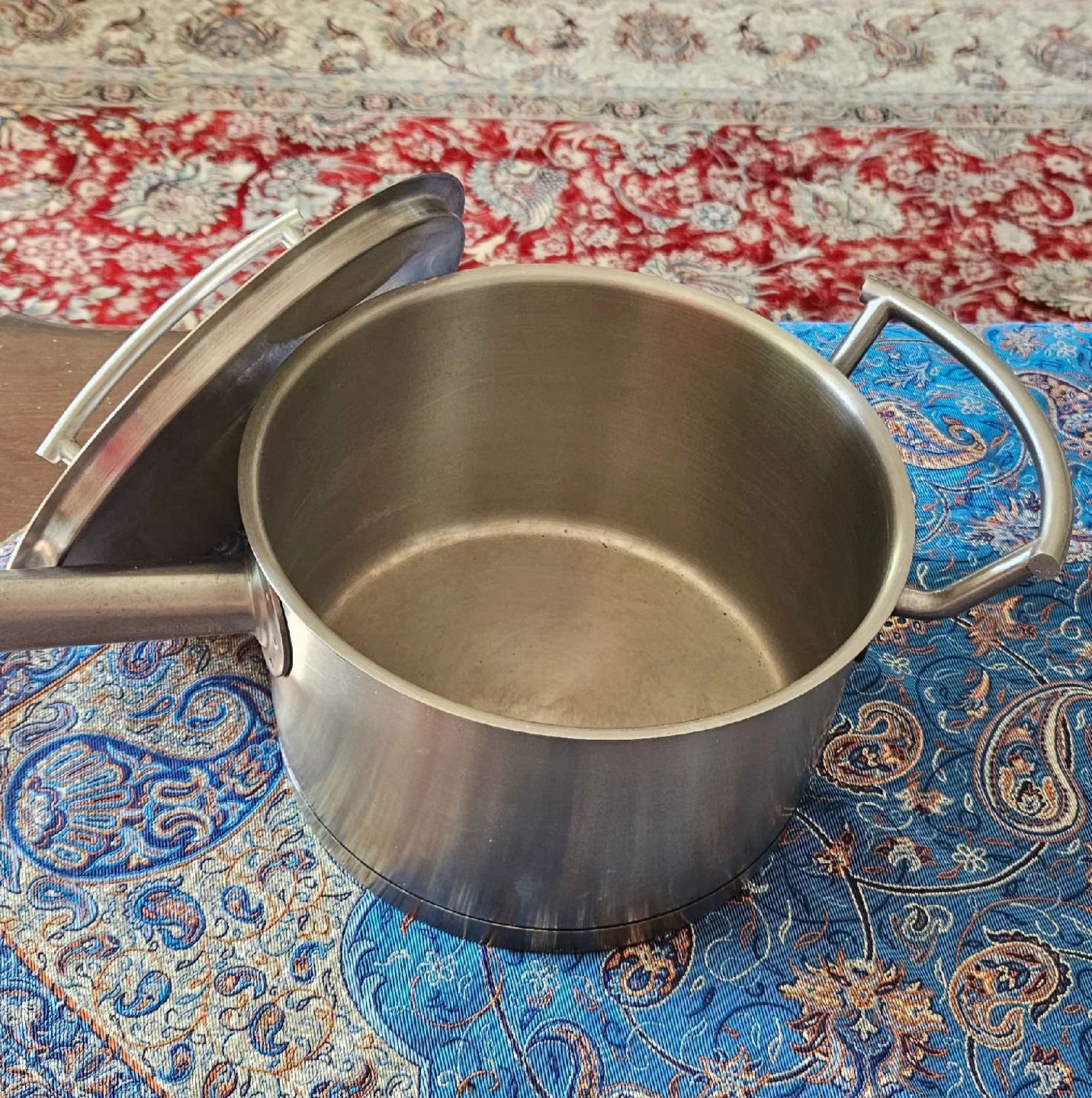 Stainless Steel Pot with Lid image indicator(3)