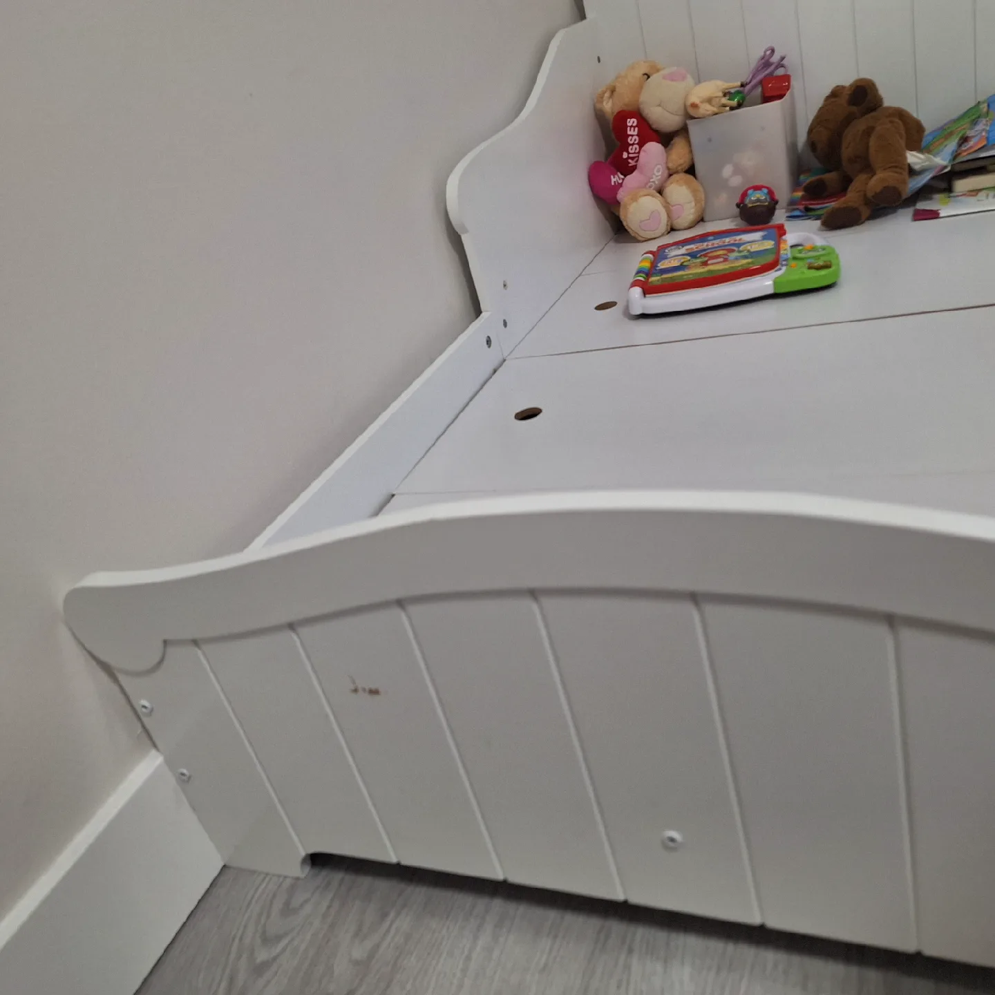 White Baby bed image indicator(4)