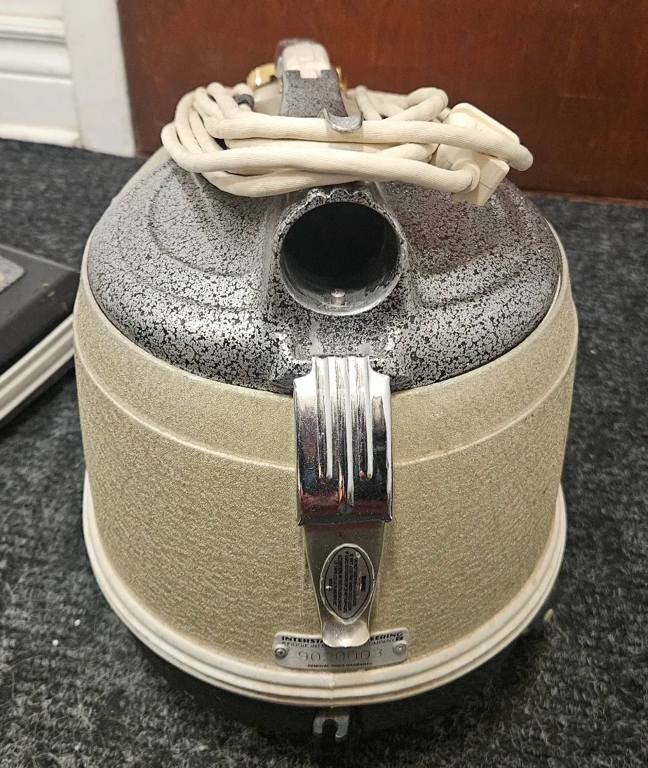 Vintage Tri-S Turbo Brush Vacuum Cleaner image indicator(2)