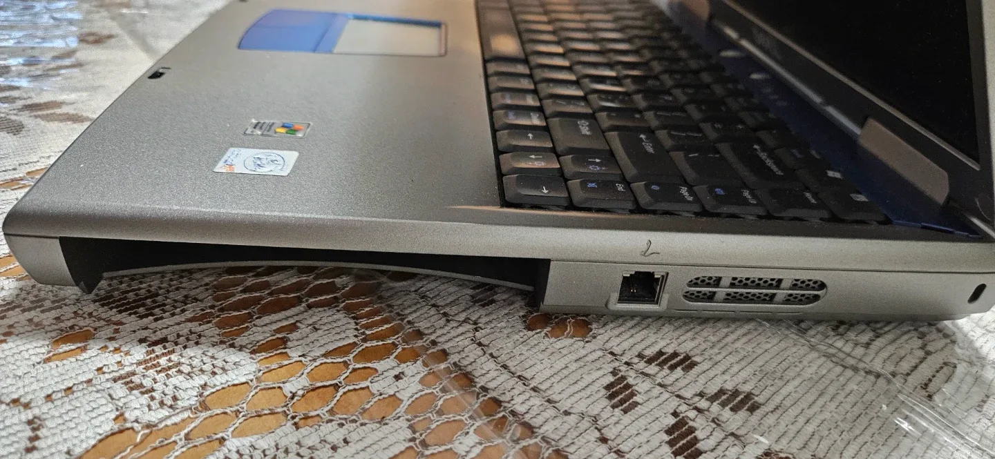 Dell Inspiron 8600 Laptop image indicator(6)