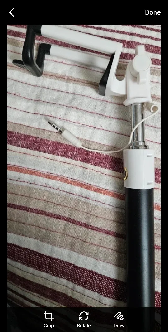 Extendable Selfie Stick with Wired Shutter Release image indicator(3)