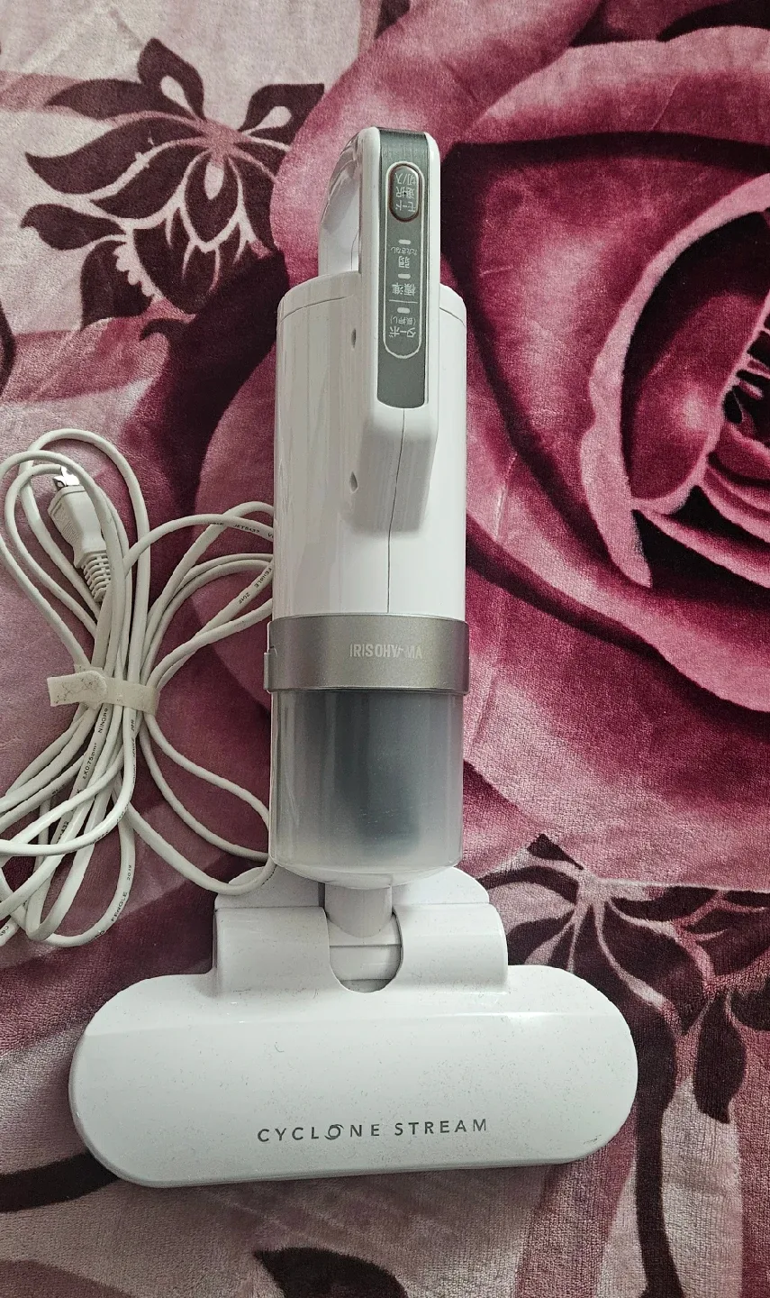 Small vacuum cleaner for mattresses image indicator(2)