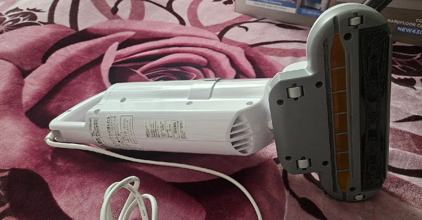 Small vacuum cleaner for mattresses image indicator(3)