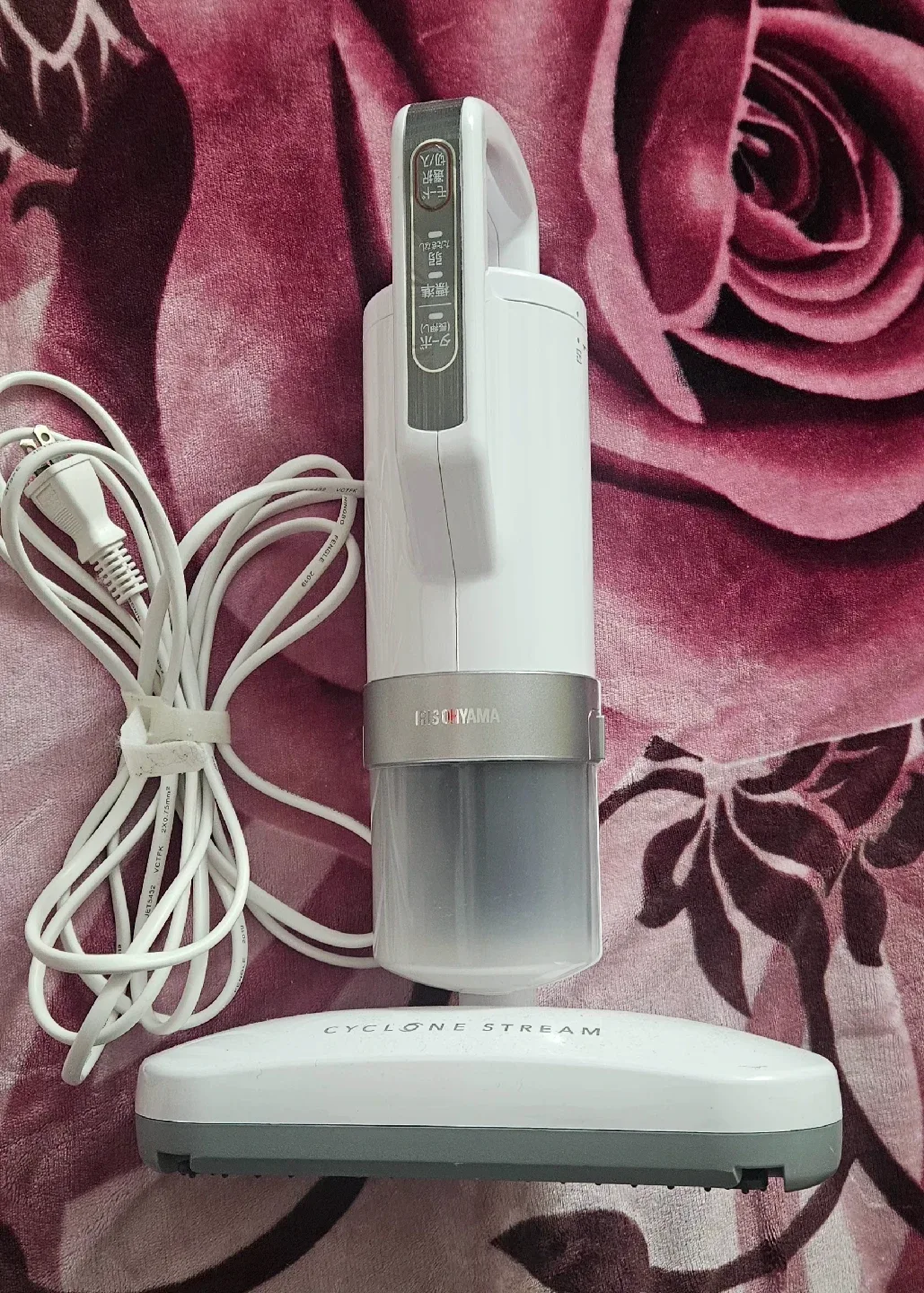 Small vacuum cleaner for mattresses image indicator(5)