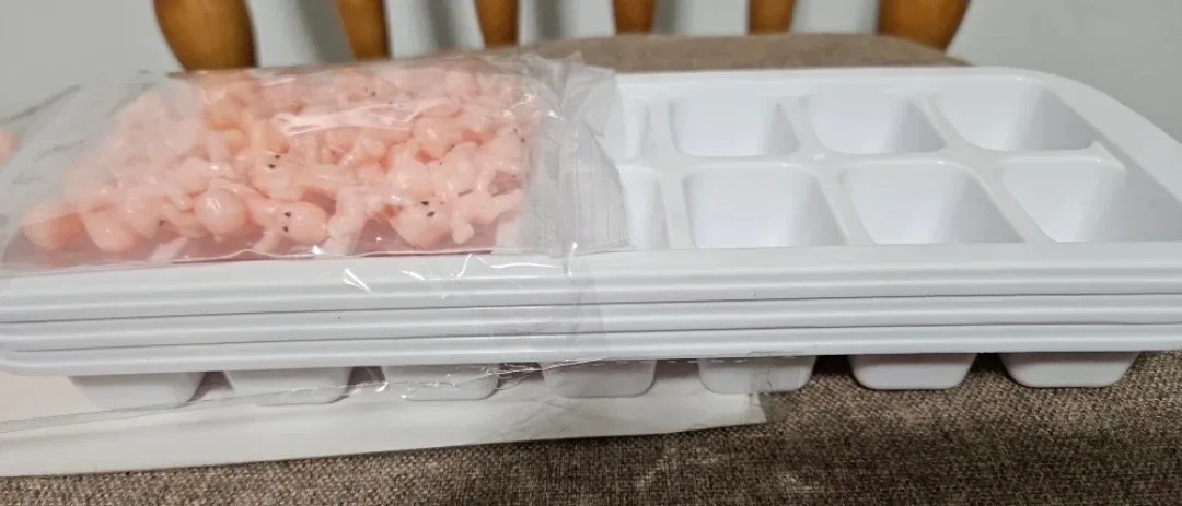 Ice mold with doll gift image indicator(2)