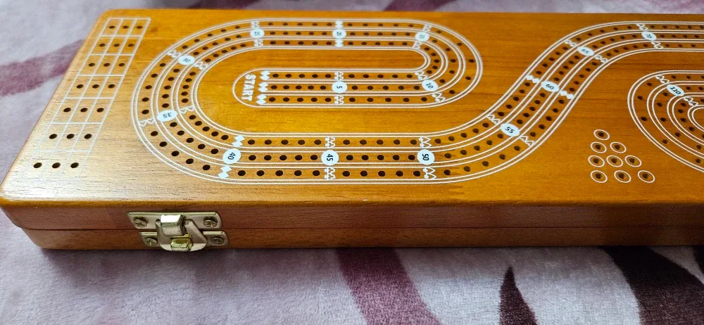 Plusvivo Wooden Cribbage Board image indicator(2)