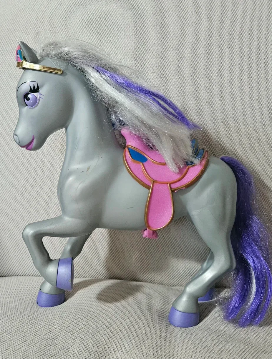 Mixed Lot of Toy Figures image indicator(2)