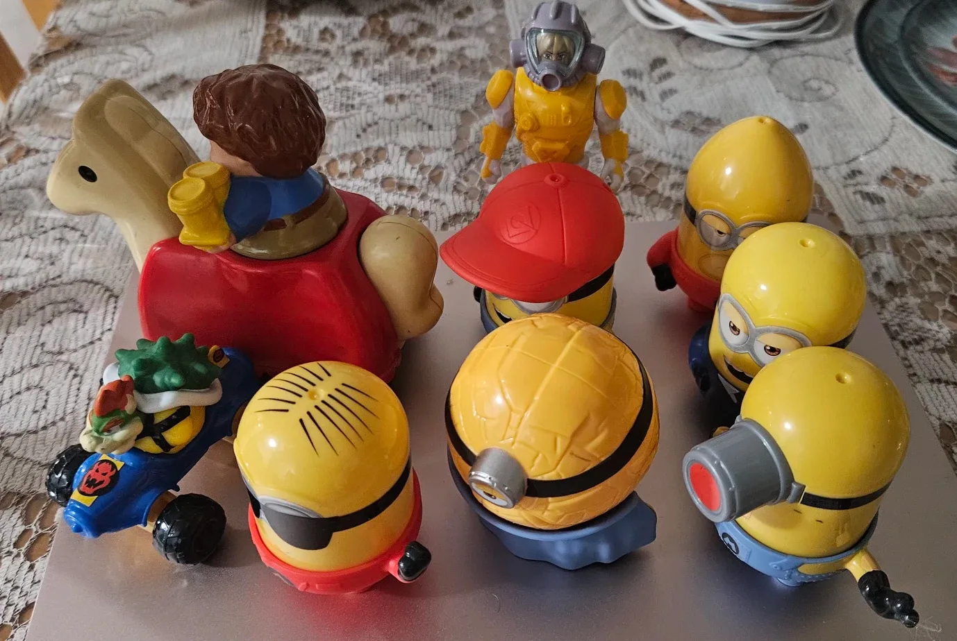 Mixed Lot of Toy Figures image indicator(5)