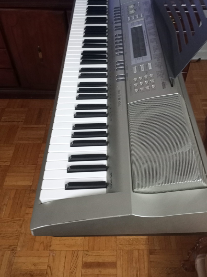 Casio WK-500 Keyboard with Power Adapter