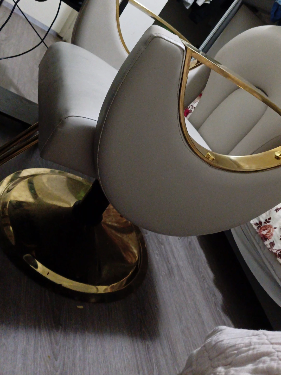 Luxmars Salon Styling Chair - photo 2