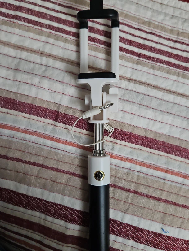 Extendable Selfie Stick with Wired Shutter Release