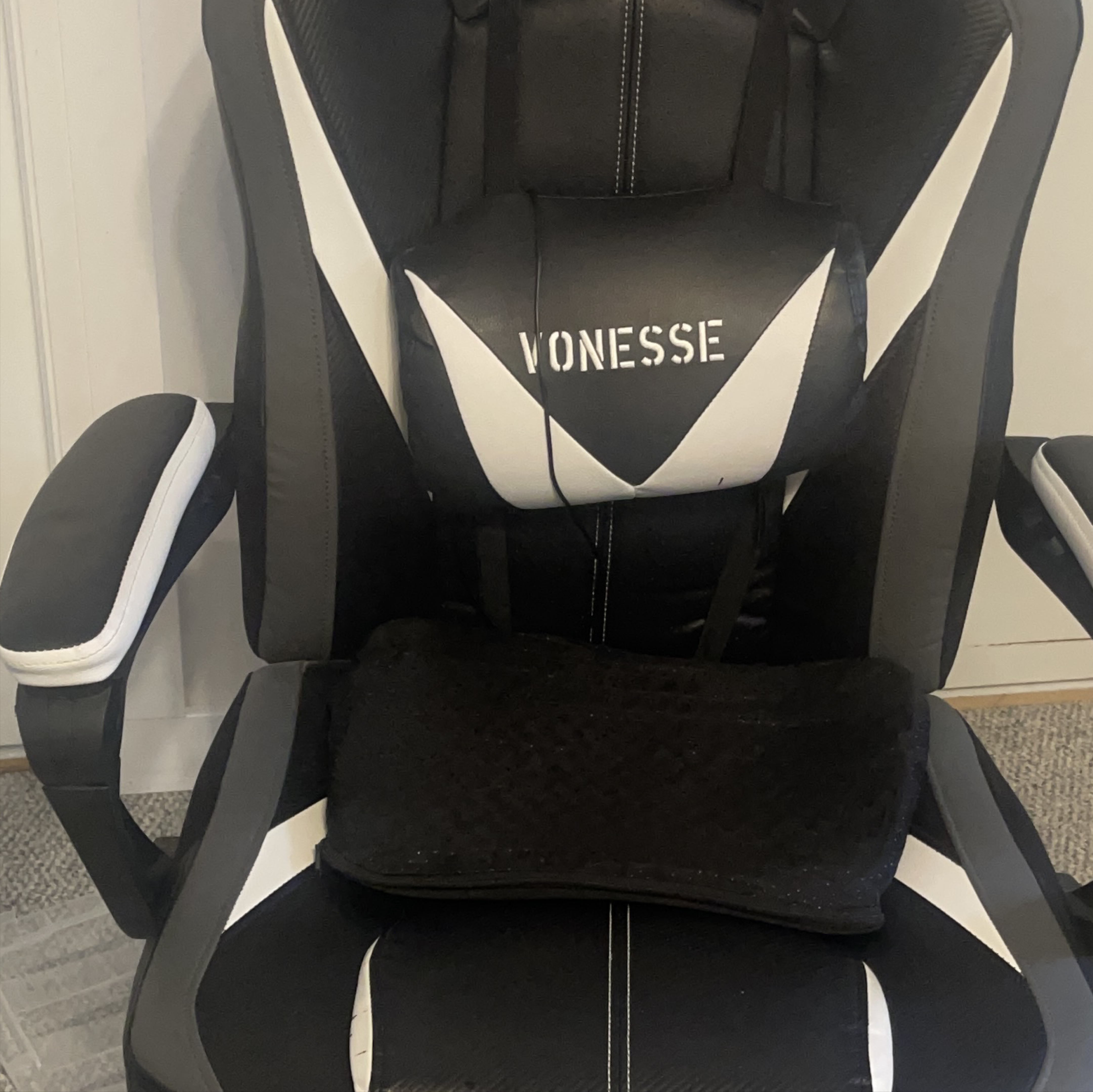 Vonesse Gaming Chair with Lumbar Support Pillow thumbnail