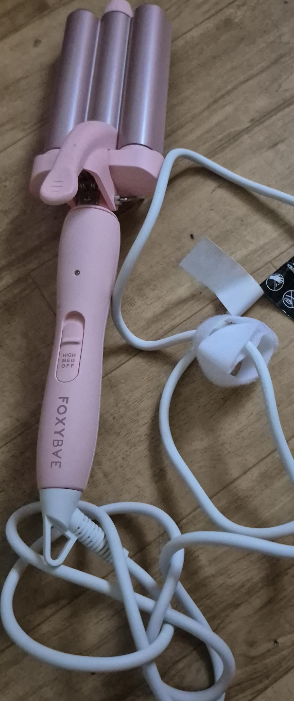 Foxybae Triple Barrel Curling Iron thumbnail