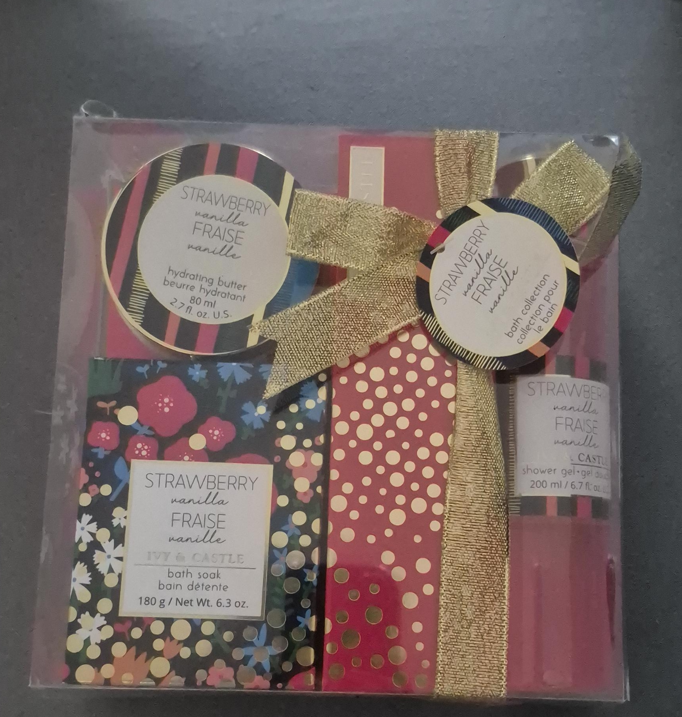 Ivy & Castle Strawberry Vanilla Bath Collection Gift Set thumbnail
