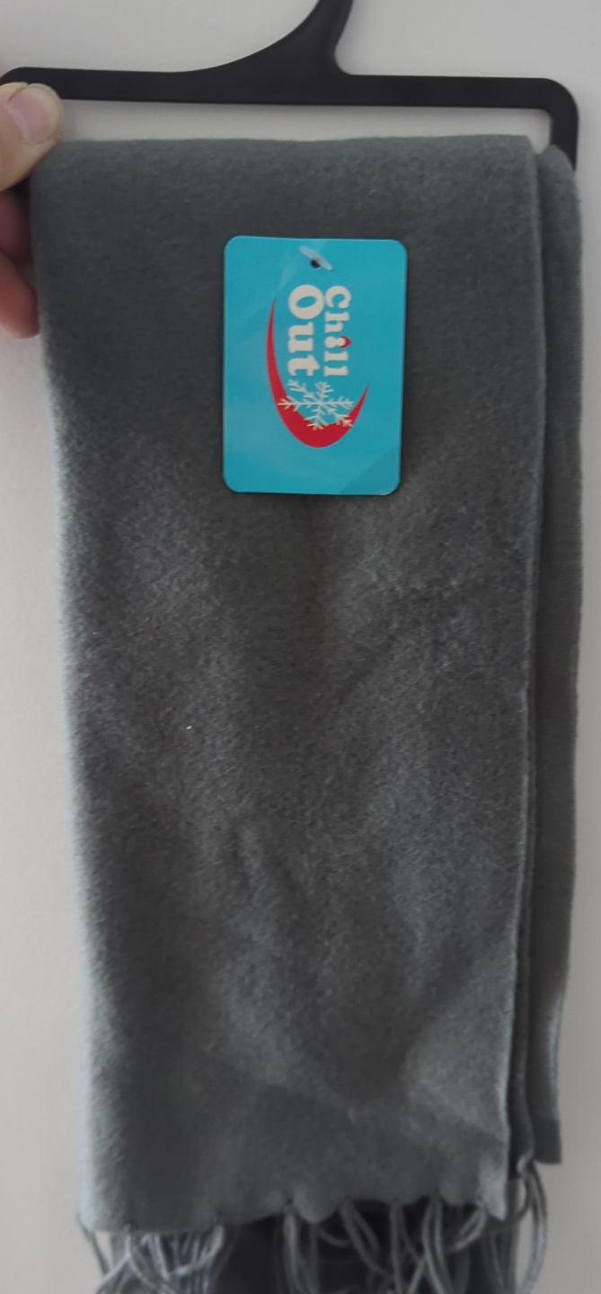 Grey scarf with tassels thumbnail