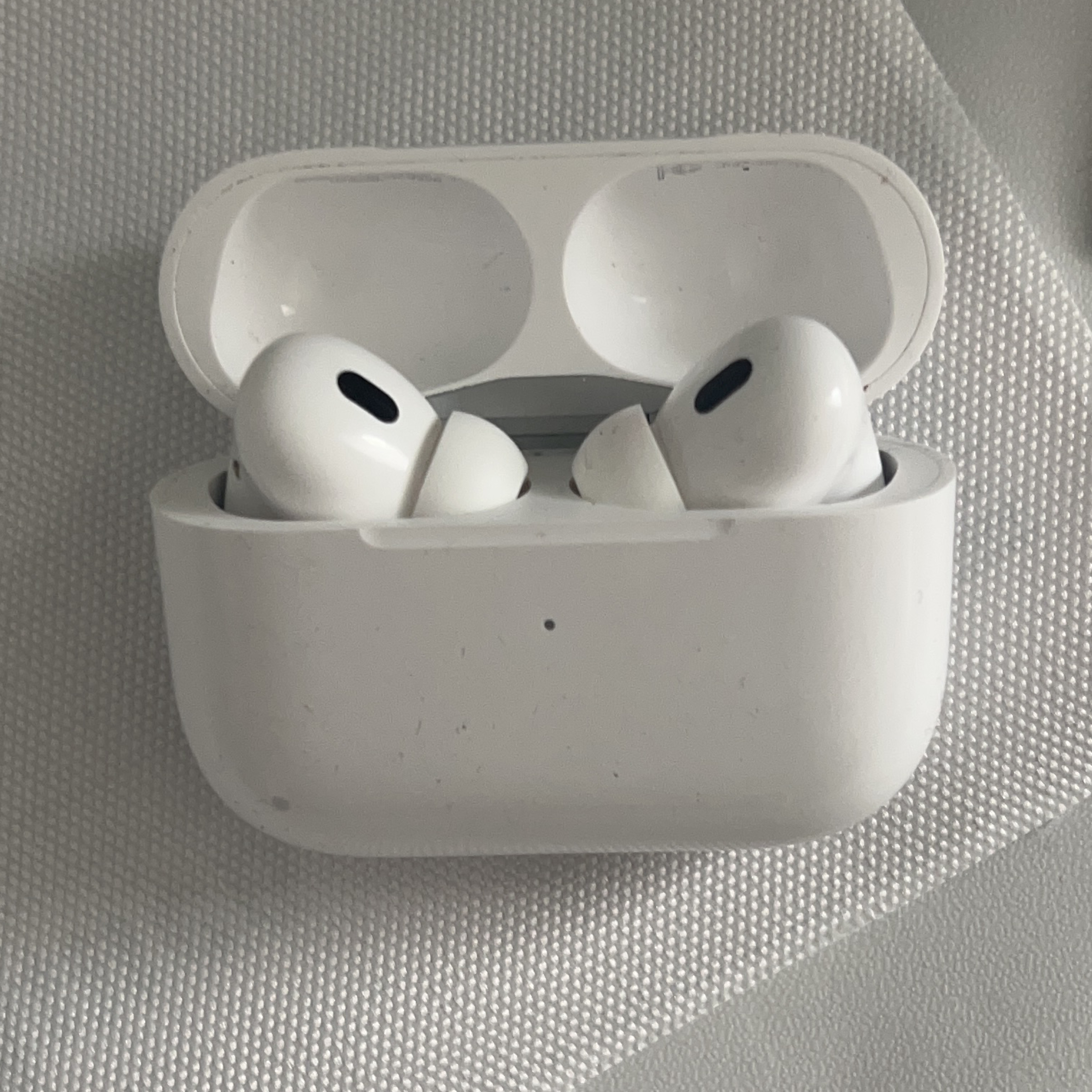 Apple AirPods Wireless Earbuds with Charging Case thumbnail