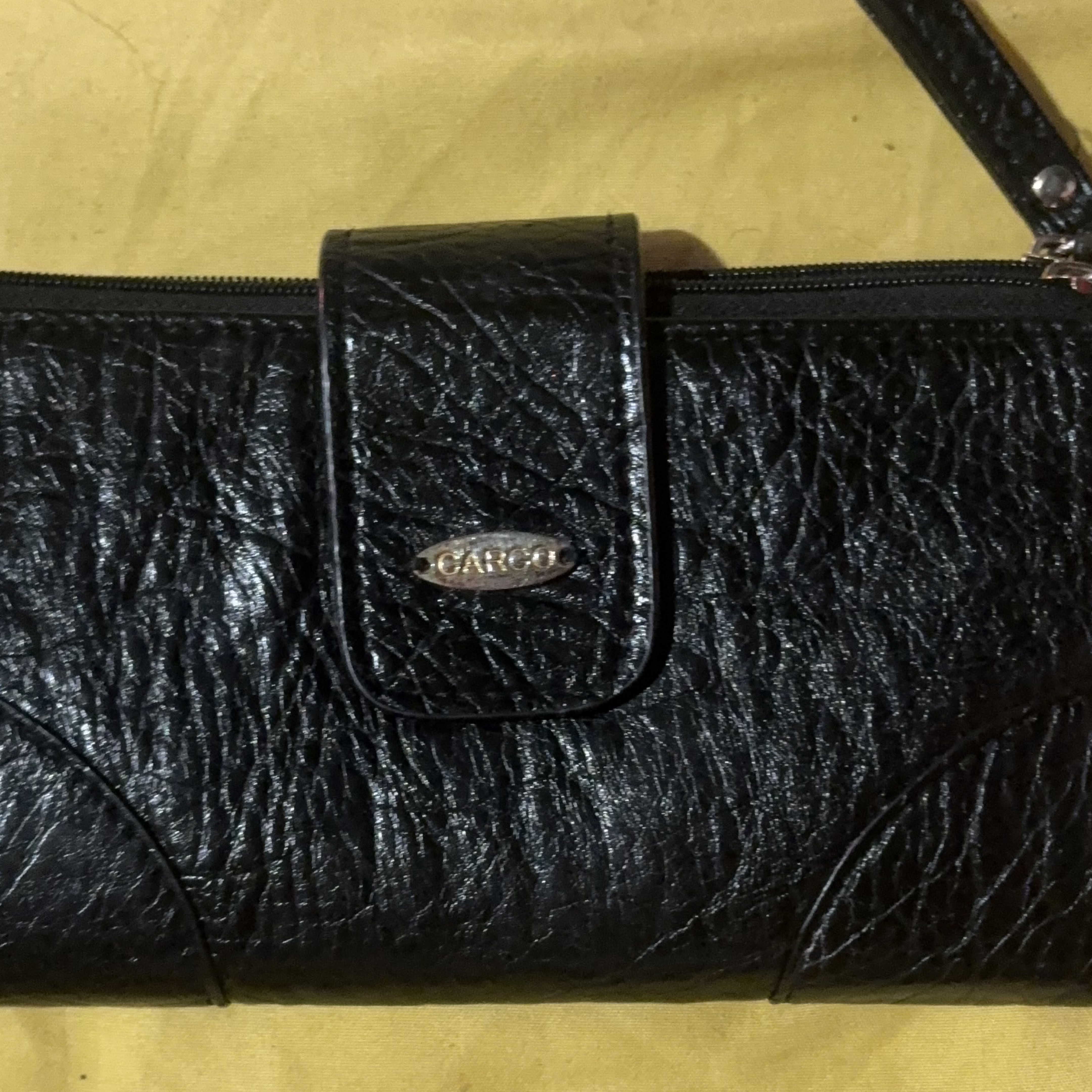 Cargo Black Leather Wallet thumbnail