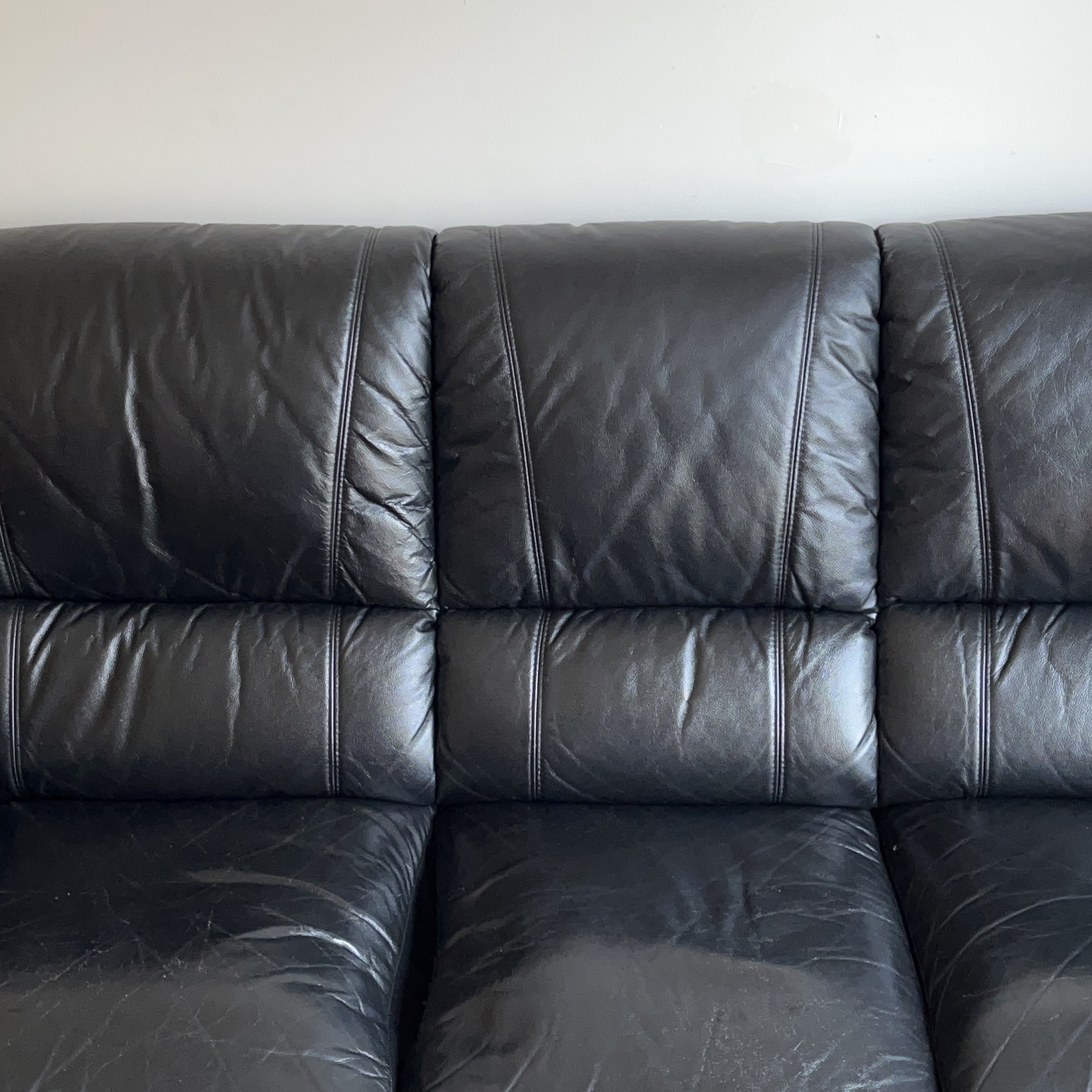 Black Leather Sofa thumbnail