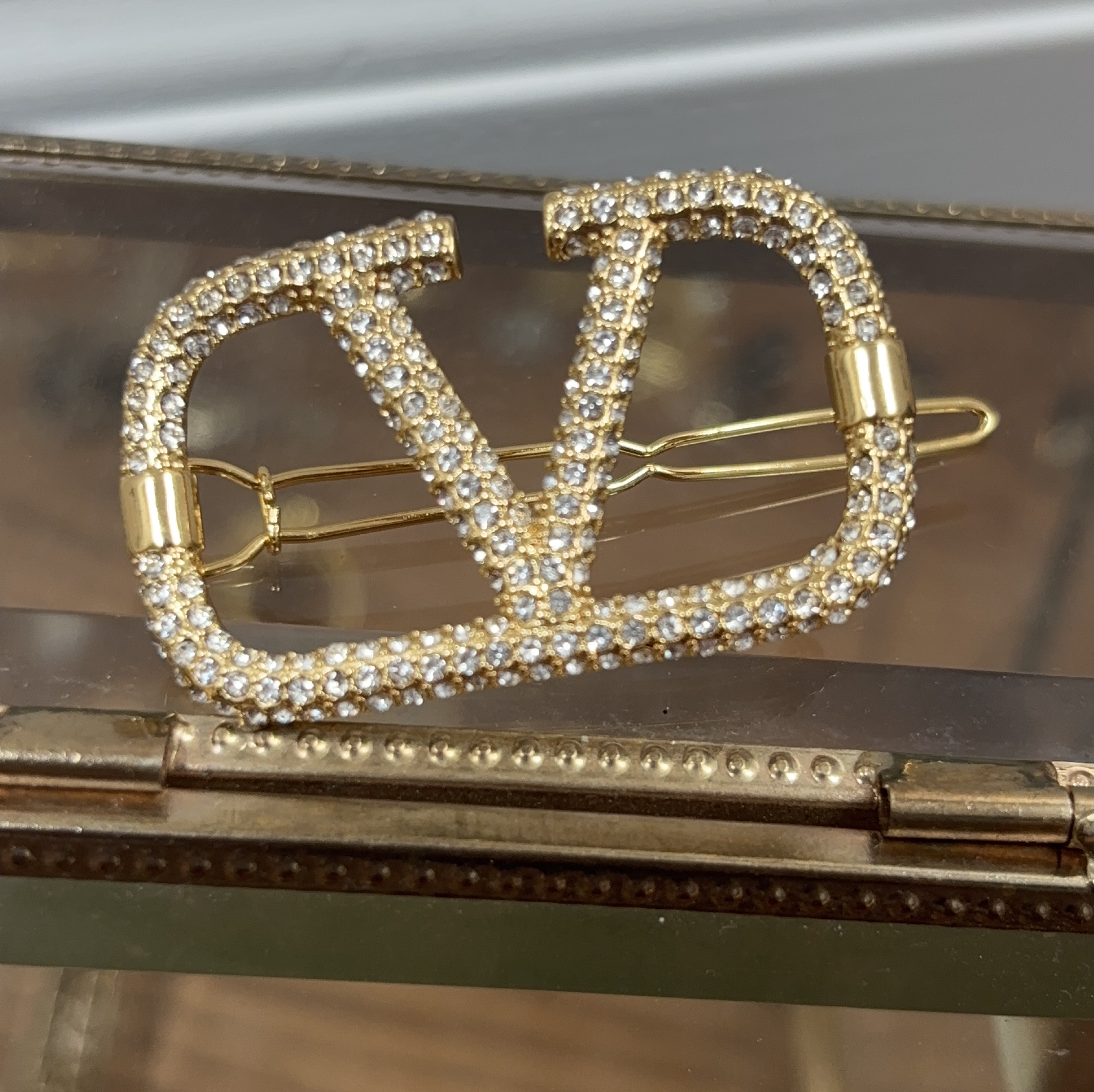 Rhinestone Valentino-inspired Hair Clip thumbnail