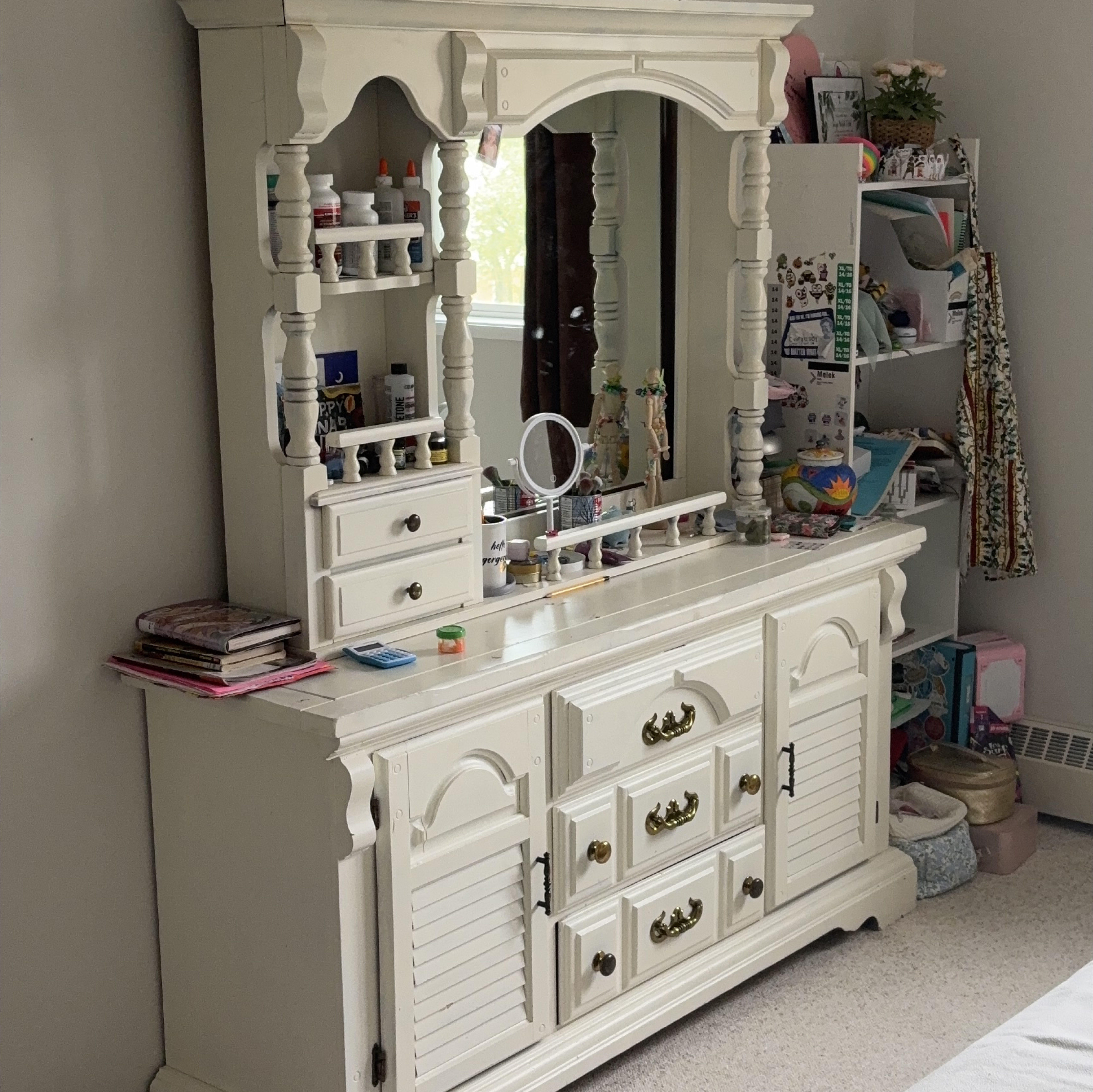 Vintage White Vanity Set with Two Matching Nightstands thumbnail
