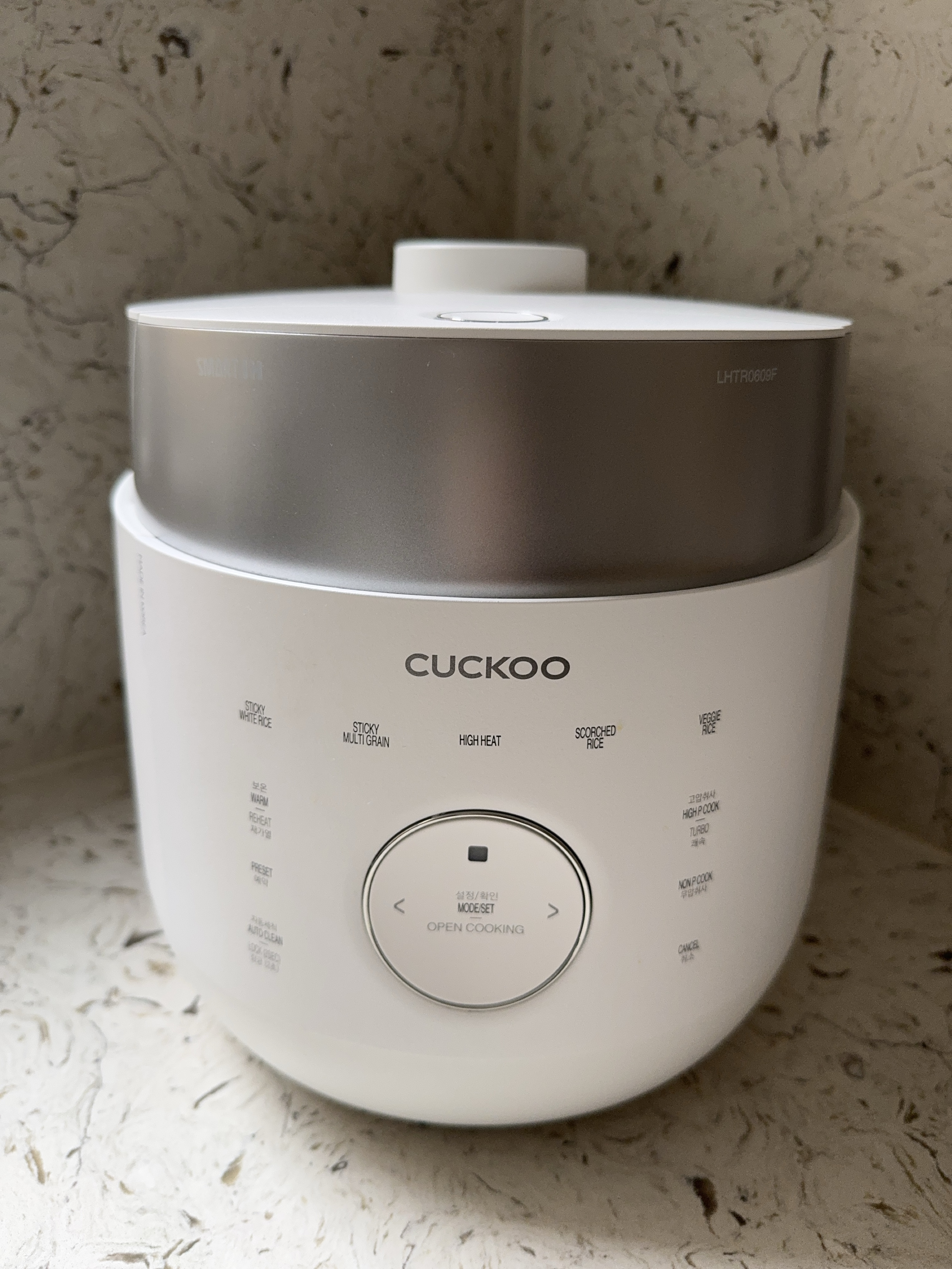 Cuckoo CRP-LHTR0609F 6-Cup Smart IH Pressure Rice Cooker thumbnail