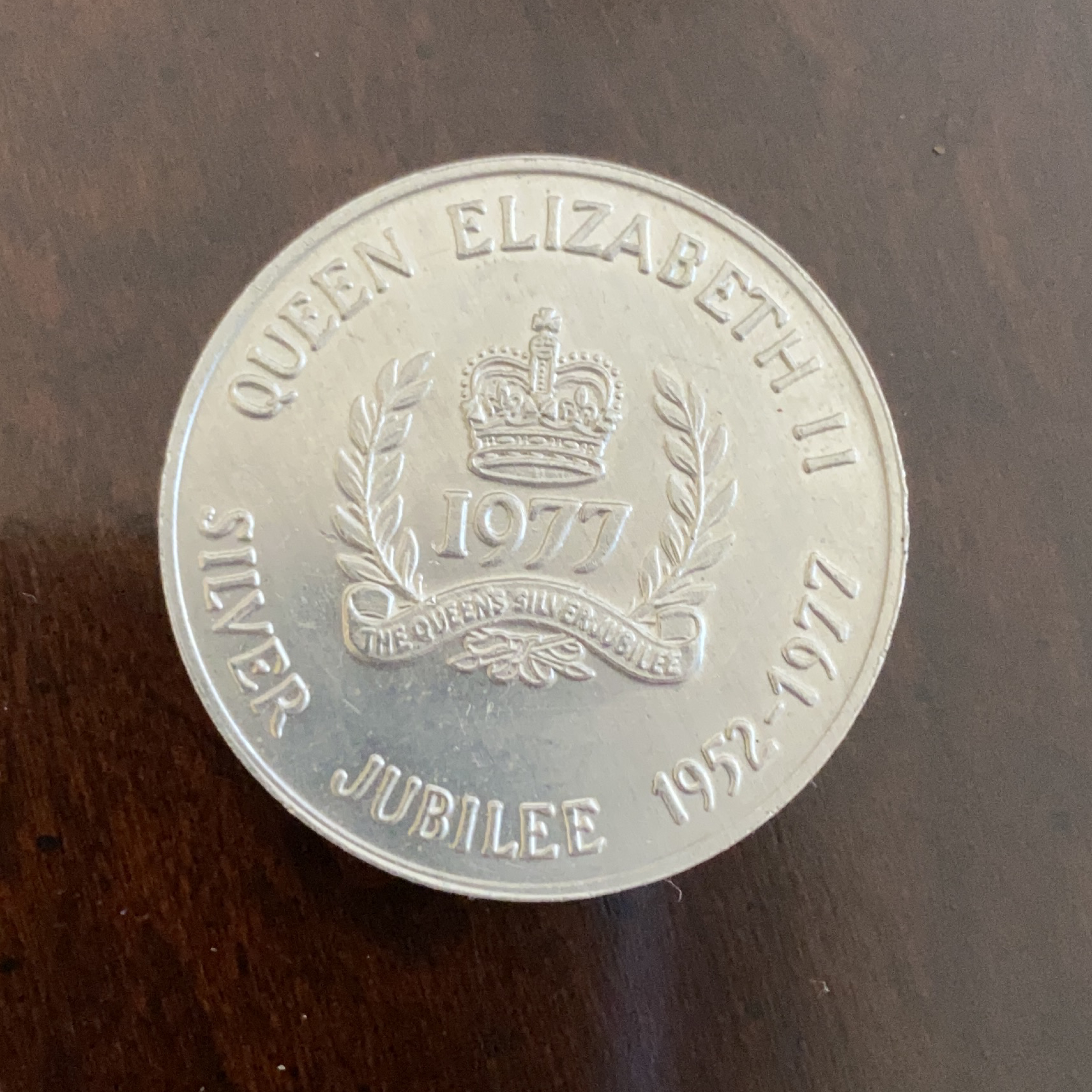 Queen Elizabeth II Silver Jubilee 1977 Coin thumbnail