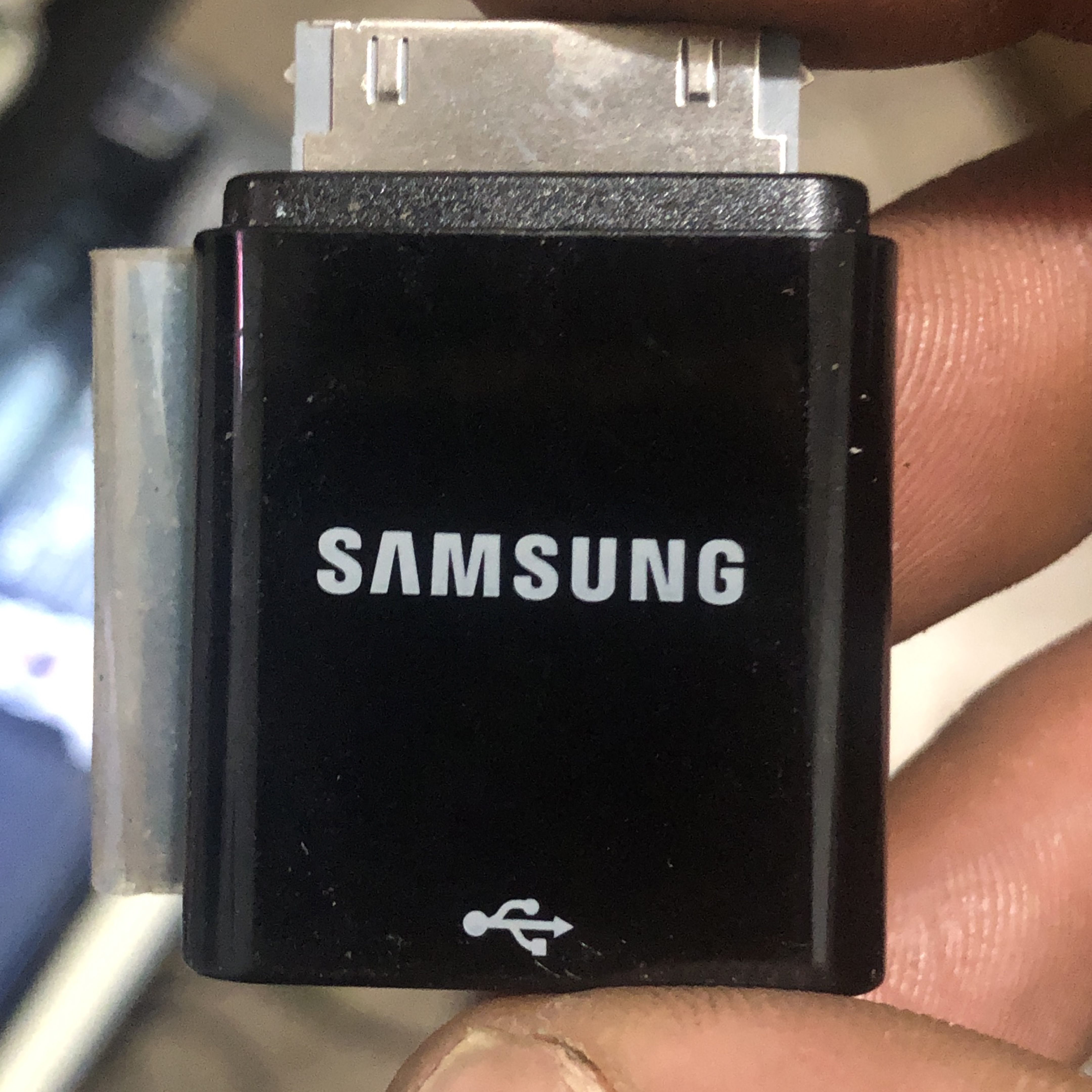 Samsung 30-pin (iPod) to USB adapter thumbnail
