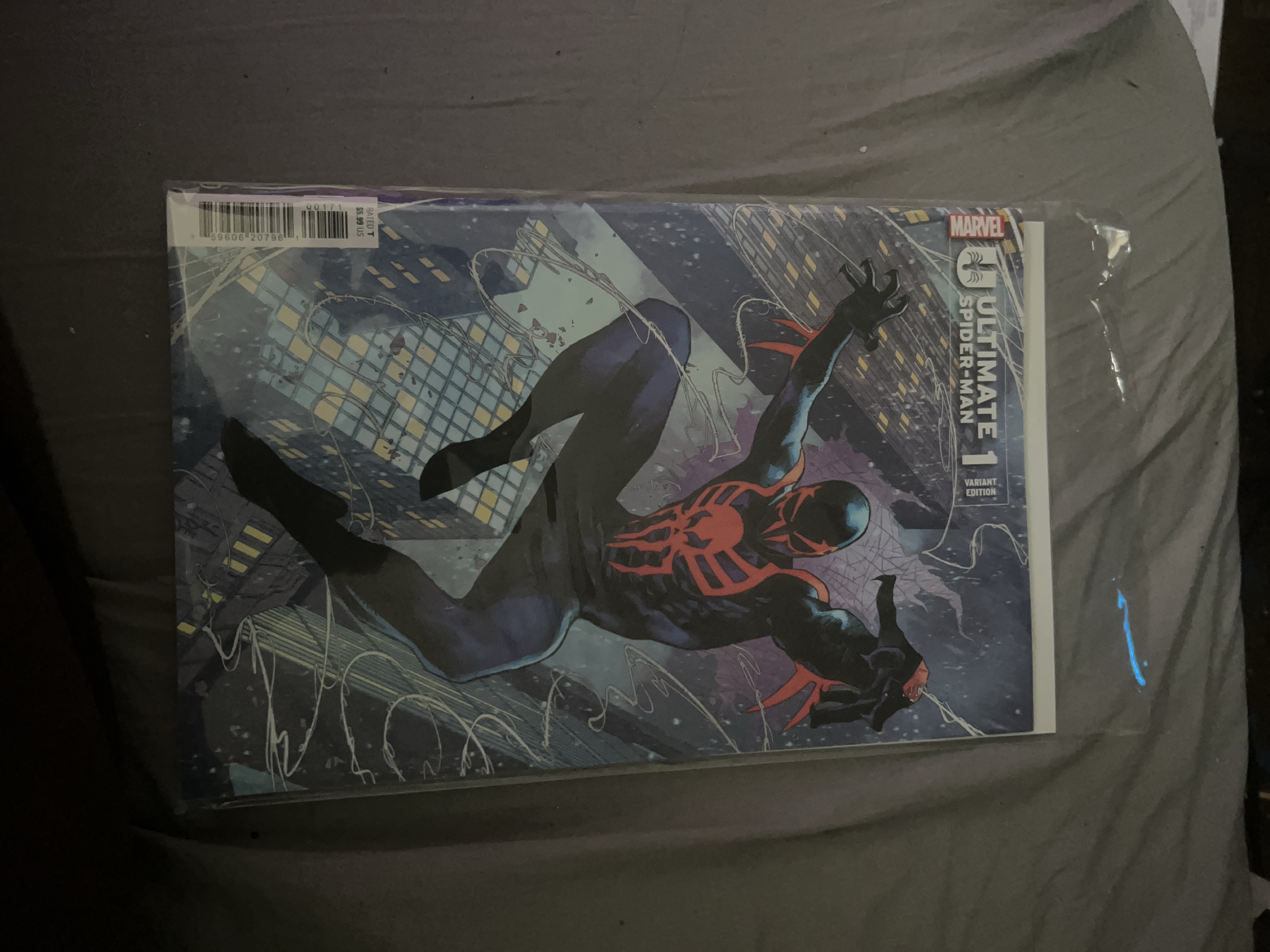 Ultimate Spider-Man #1 Variant Edition Comic Book thumbnail