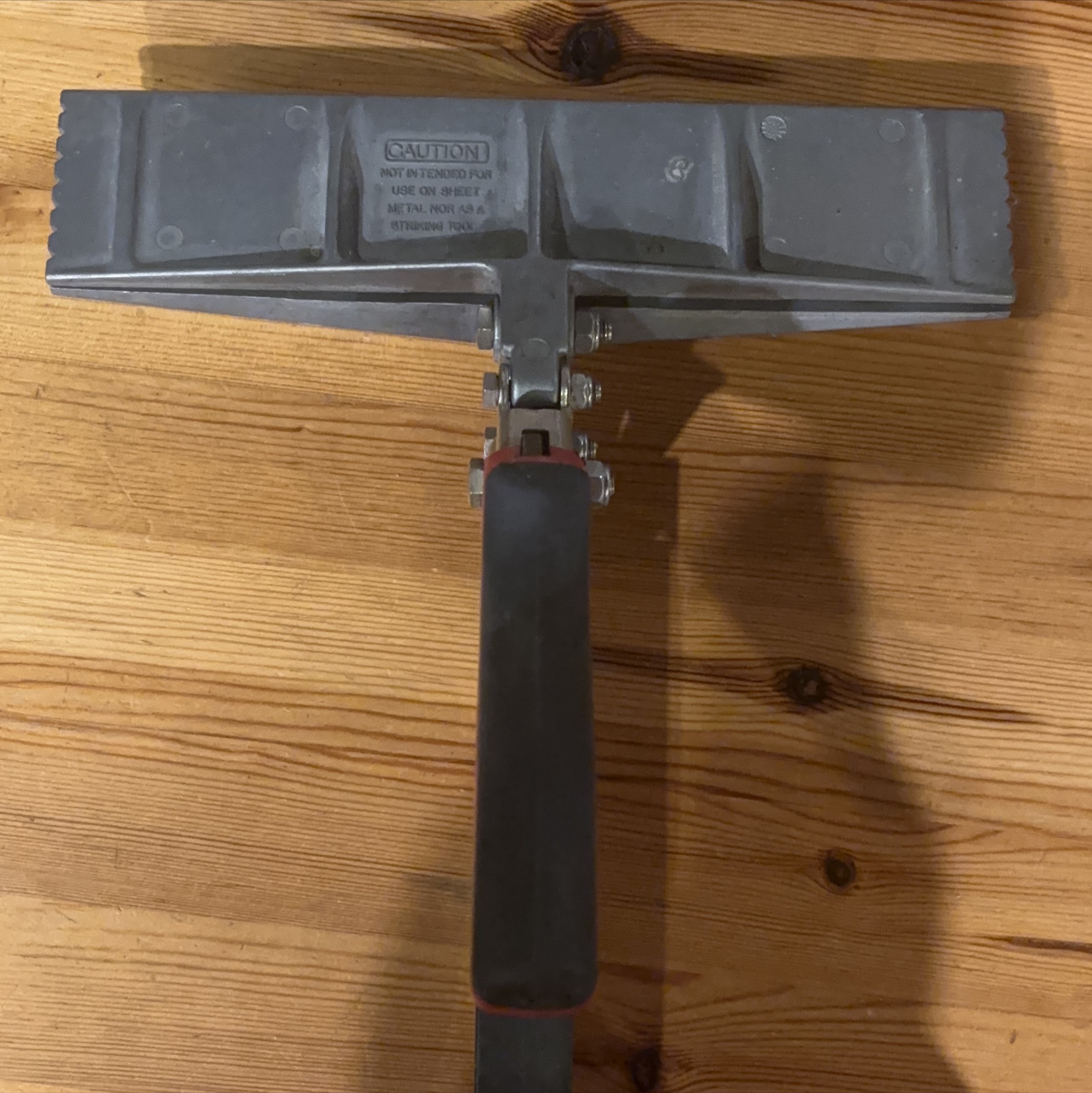 Malco Roofing/Sheet Metal Seamer.rm-127 thumbnail