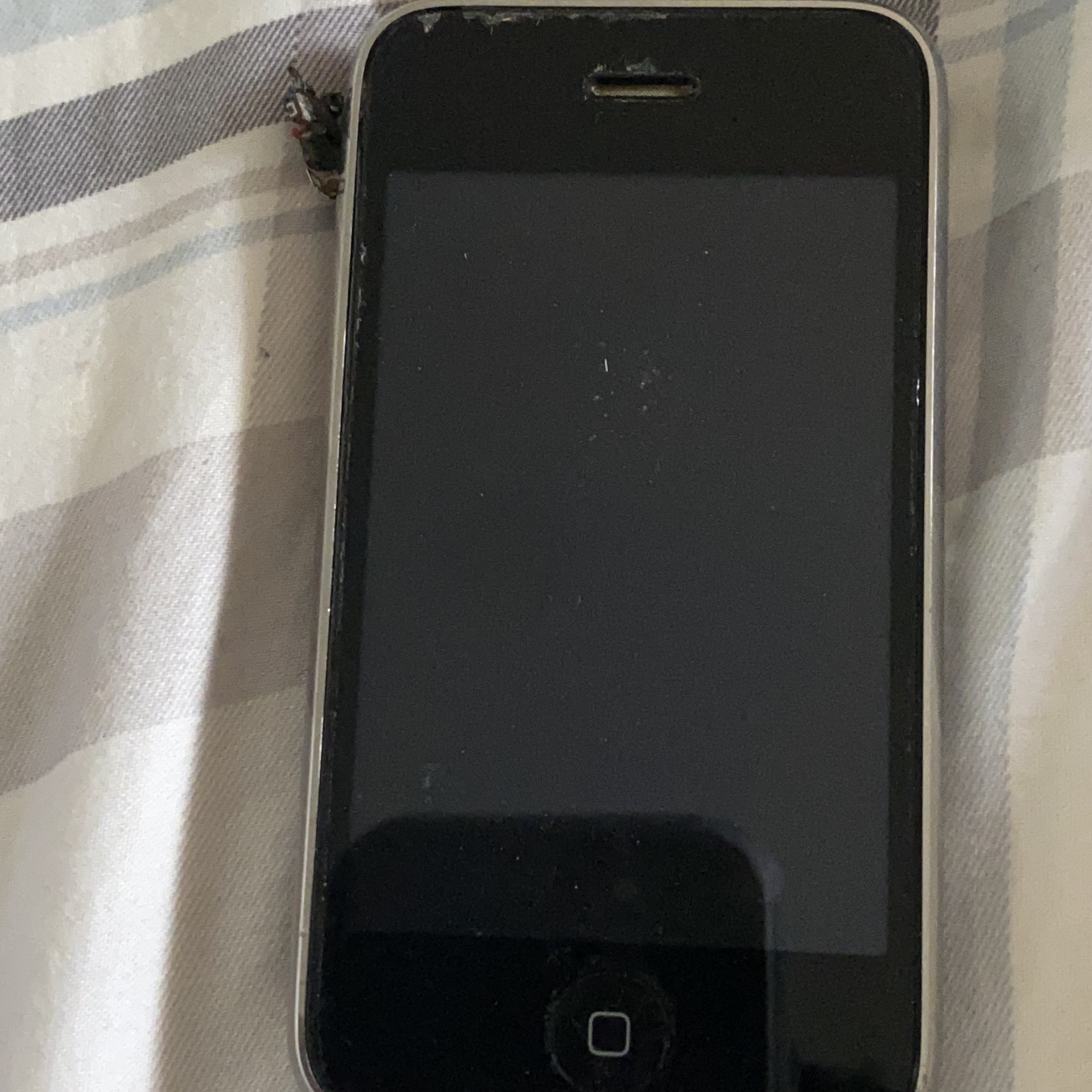Apple iPhone 4 - For Parts or Repair thumbnail