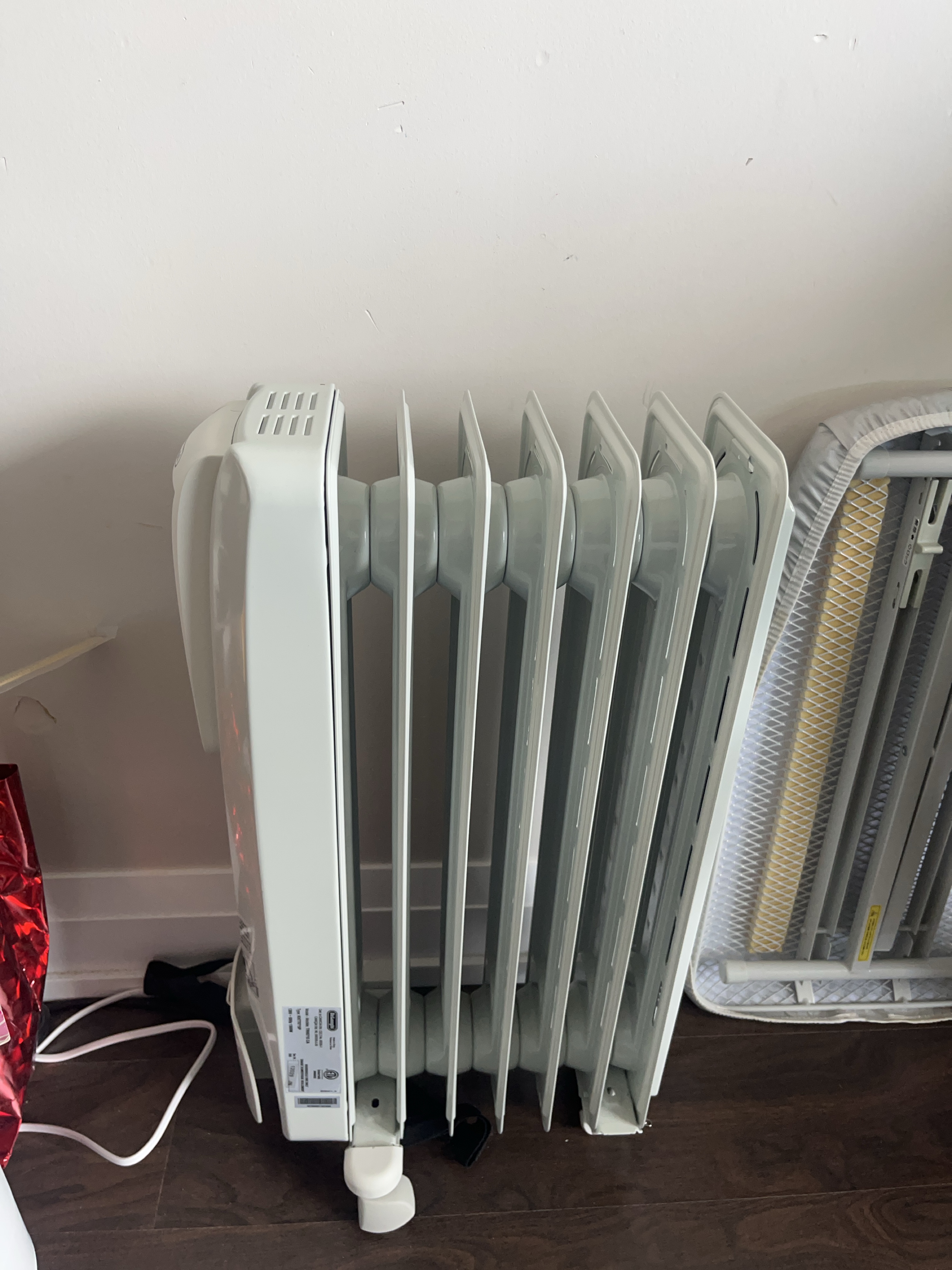White Oil Filled Radiator Heater thumbnail