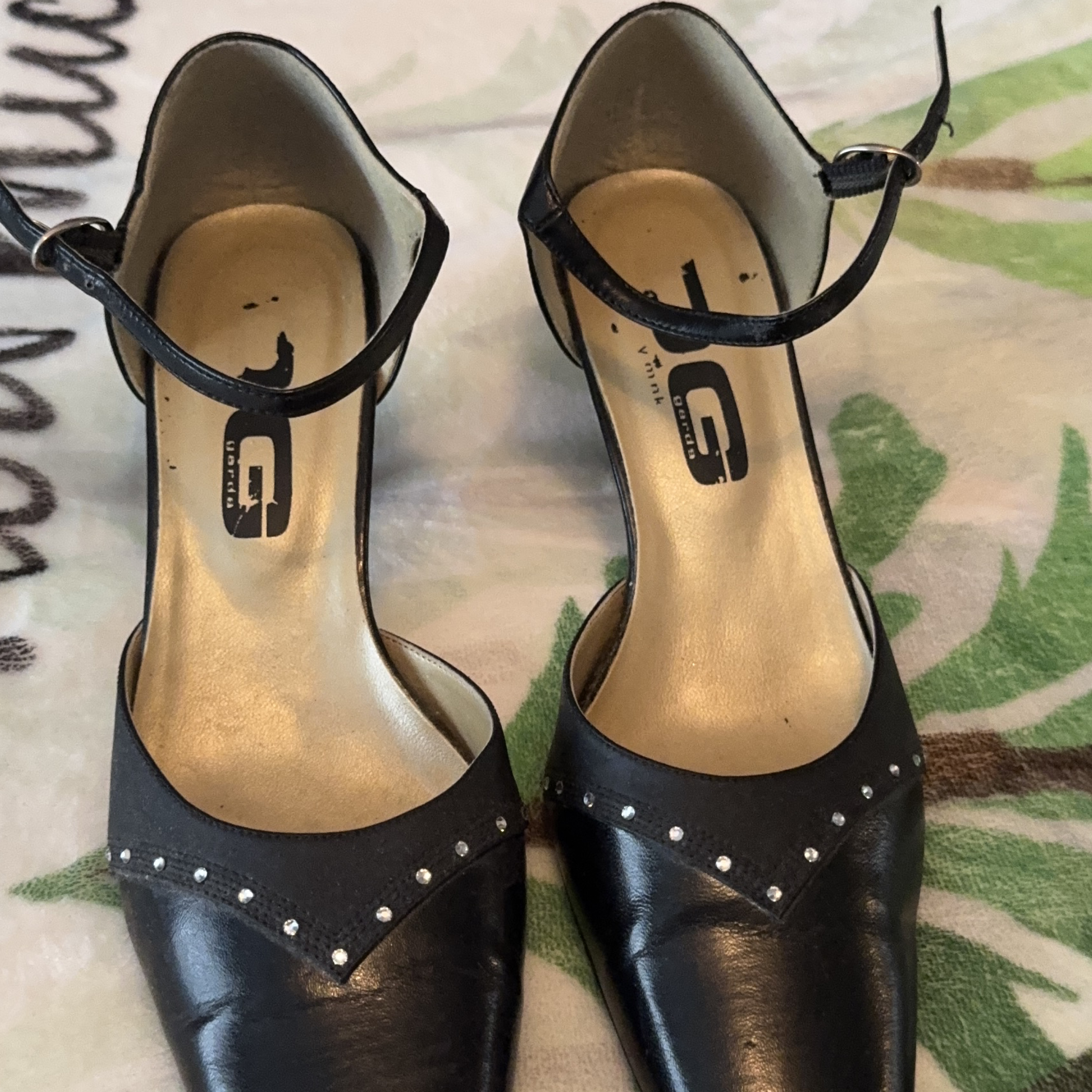 Garda Women's Black Ankle Strap Heels thumbnail