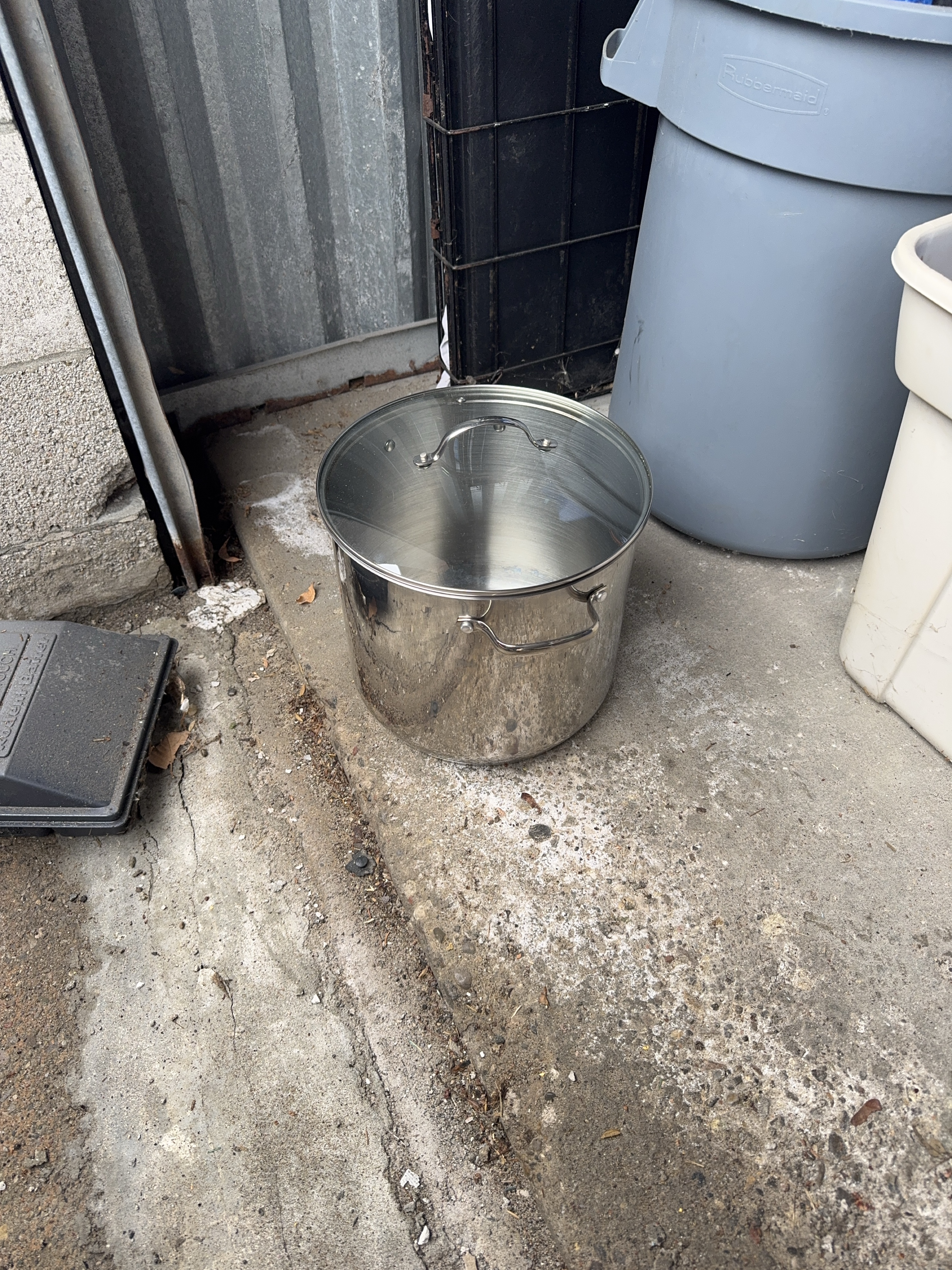 Stainless Steel Stock Pot with Lid thumbnail