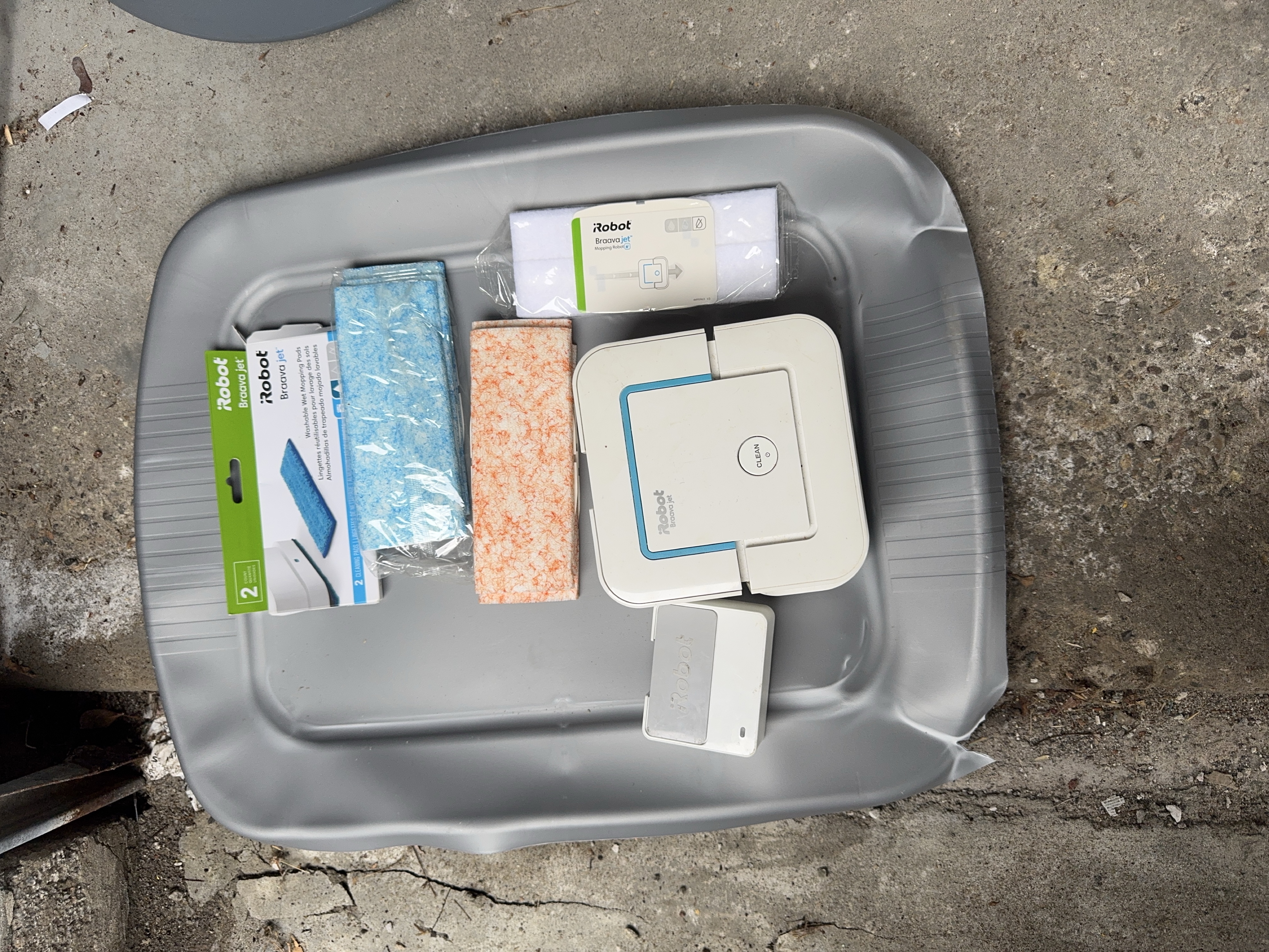 iRobot Braava jet Robot Mop and Cleaning Pads thumbnail