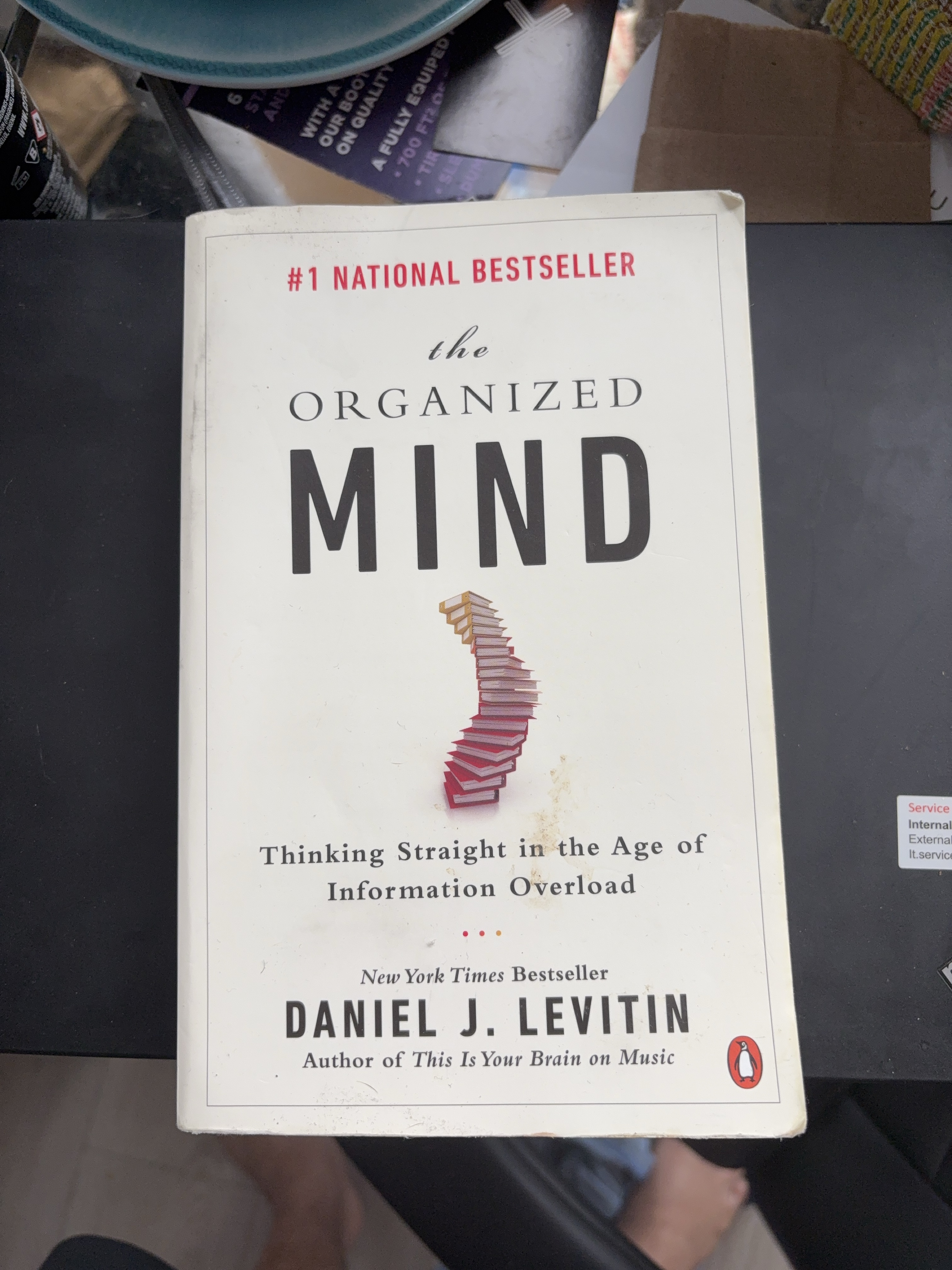 The Organized Mind by Daniel J. Levitin thumbnail