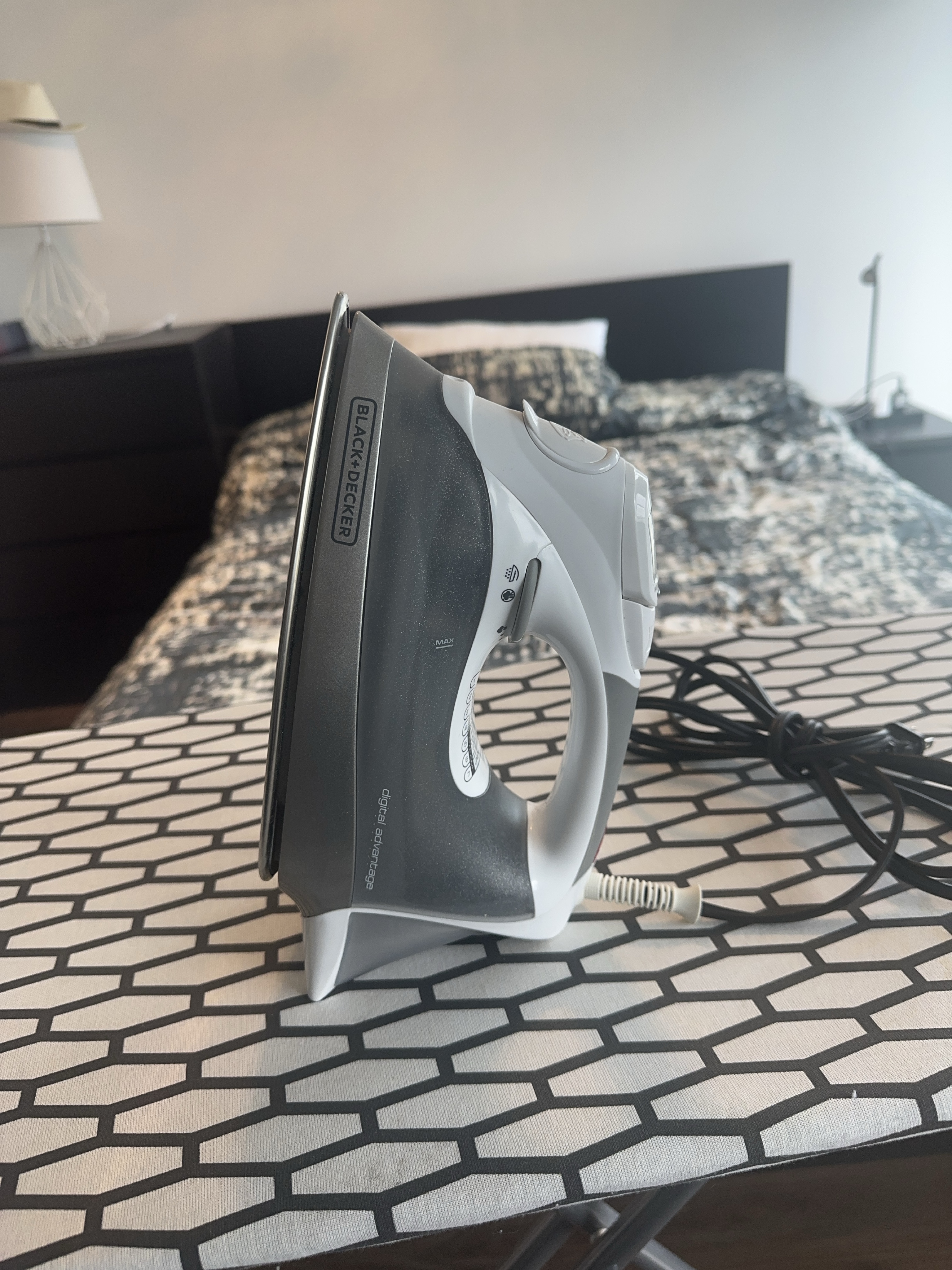 Black+Decker Digital Advantage Iron thumbnail