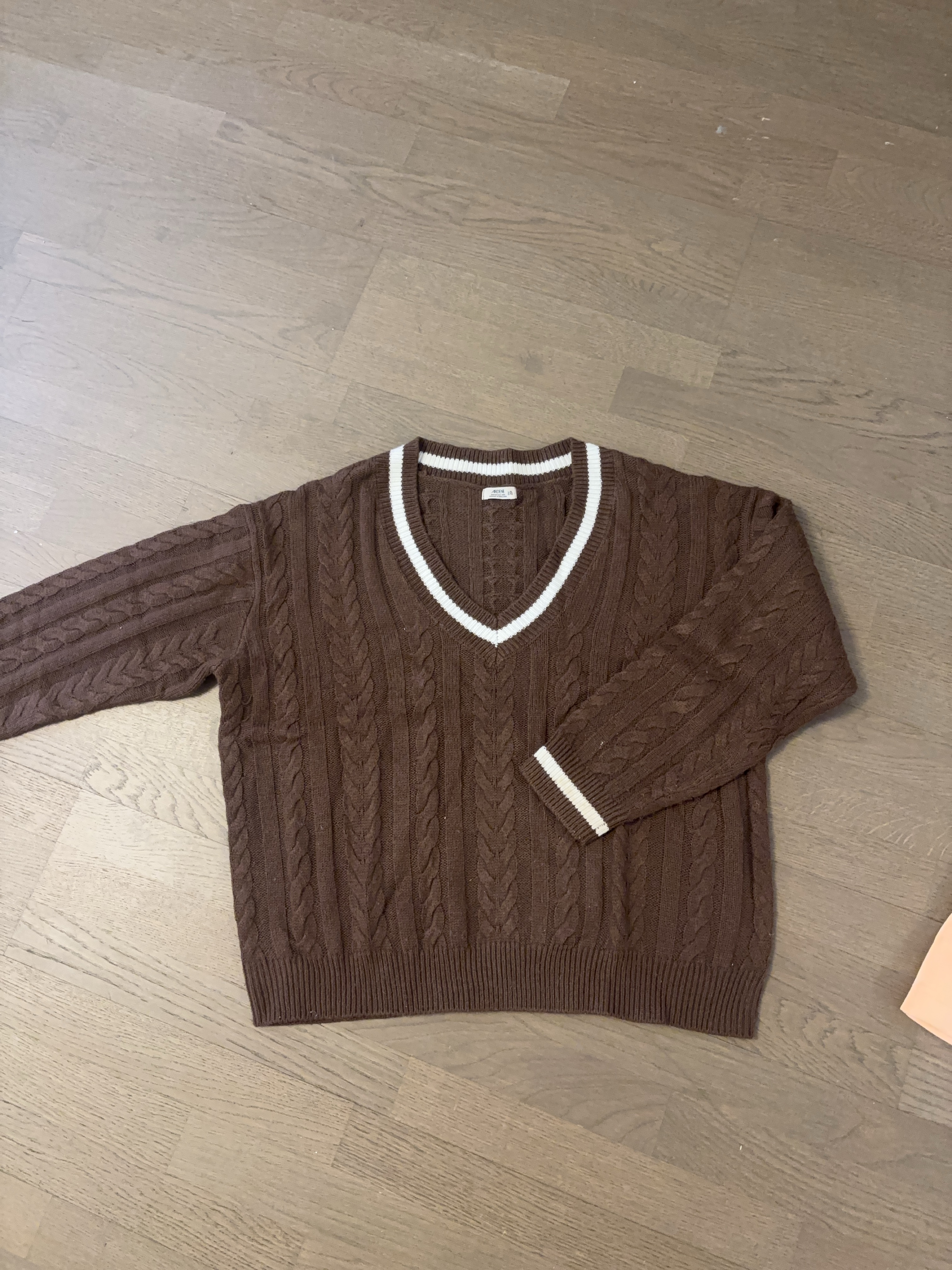 Brown Cable Knit V-Neck Sweater thumbnail