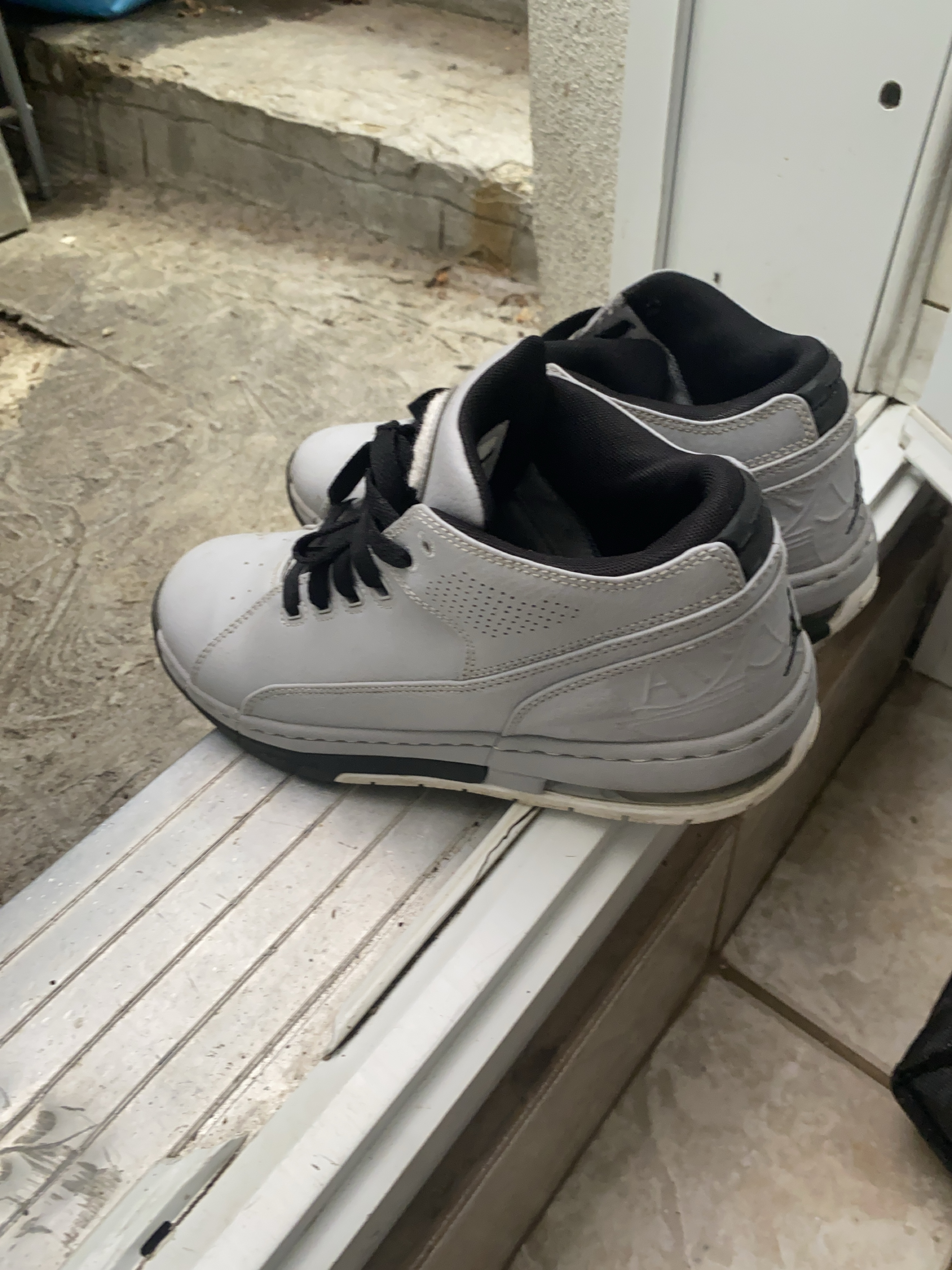 Jordan Brand Youth Basketball Shoes - Size 6Y thumbnail