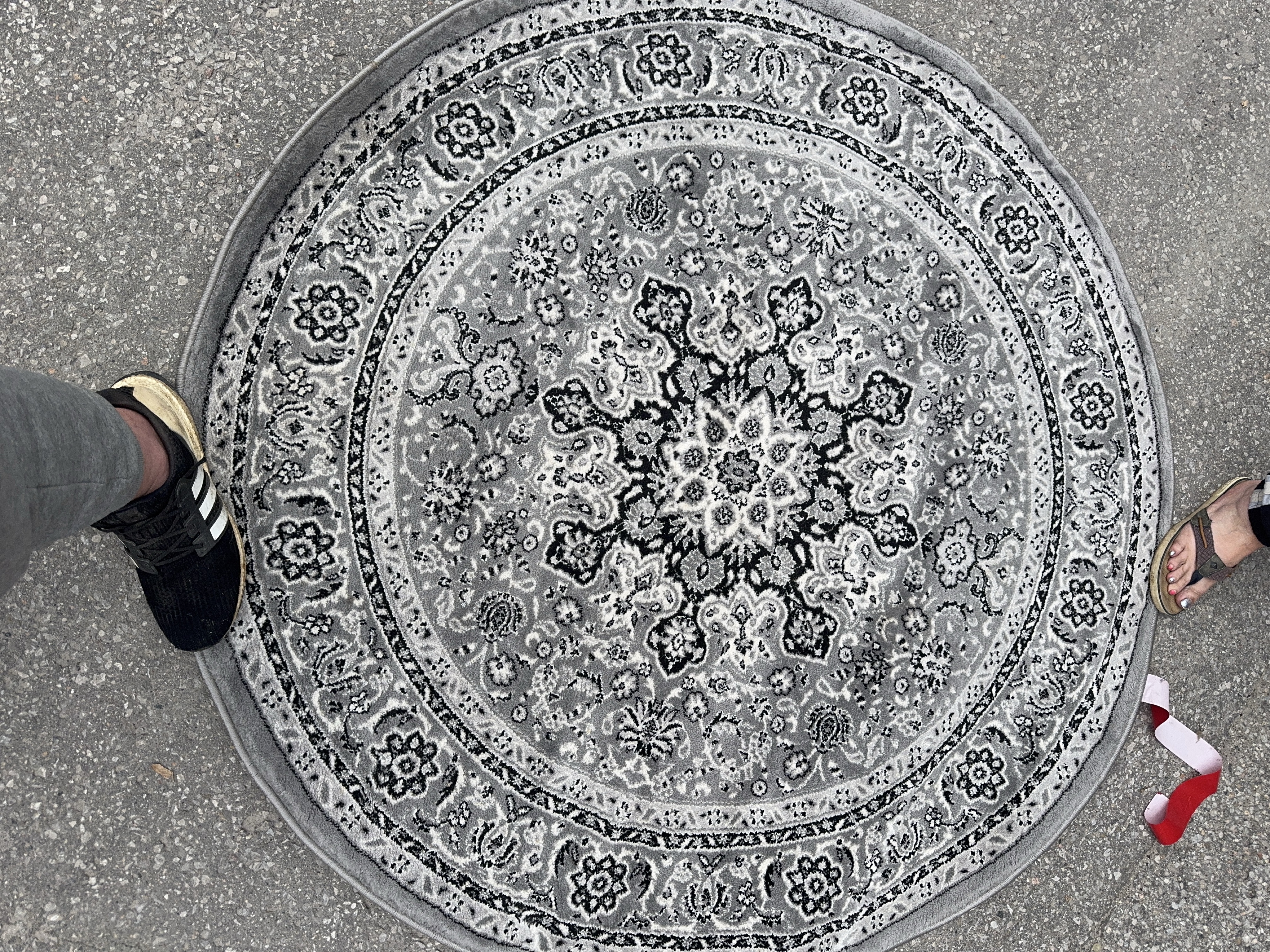 Neil Round Grey Area Rug - 150x150 cm thumbnail
