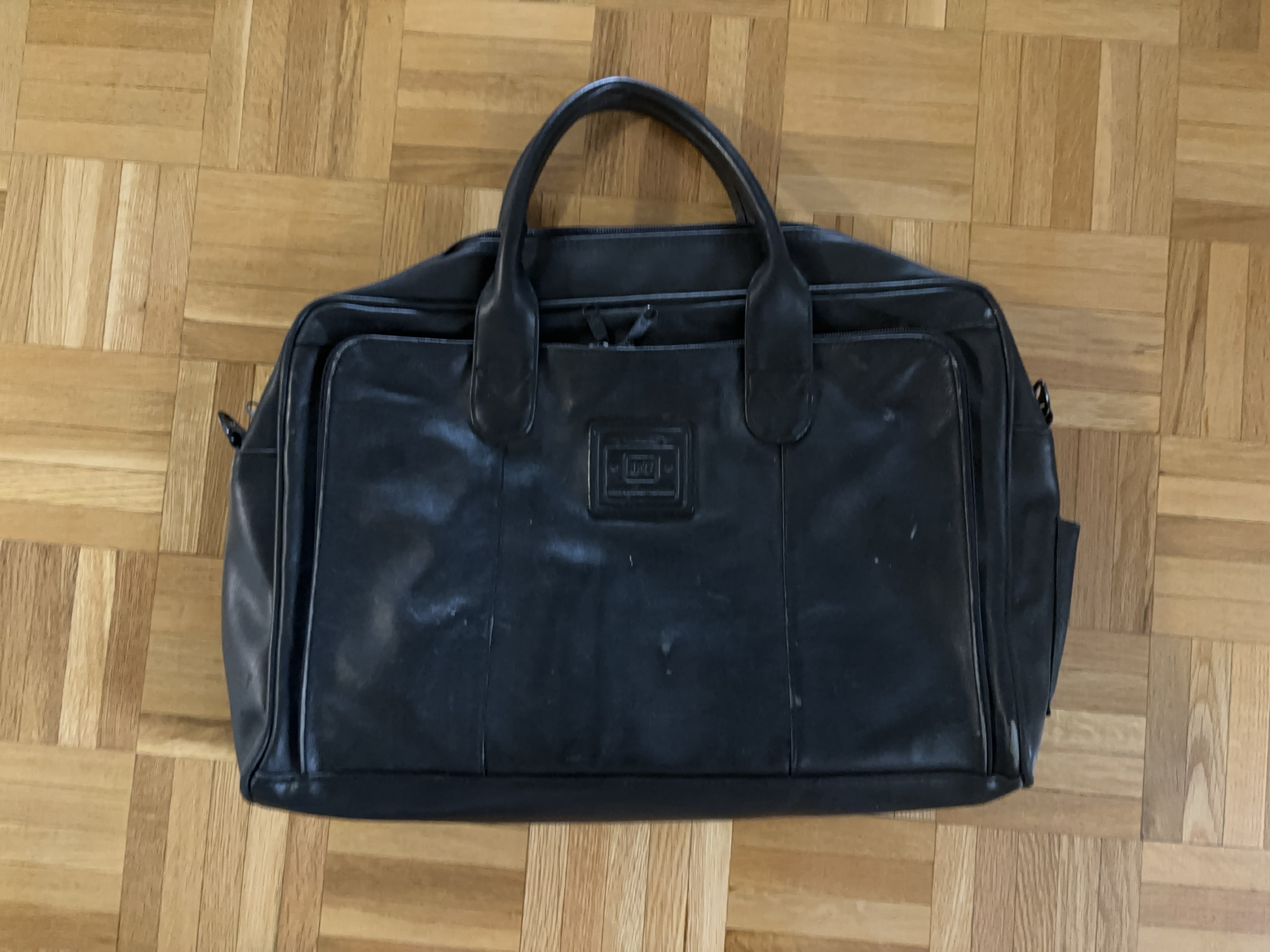 Black Leather Travel Bag image indicator(1)