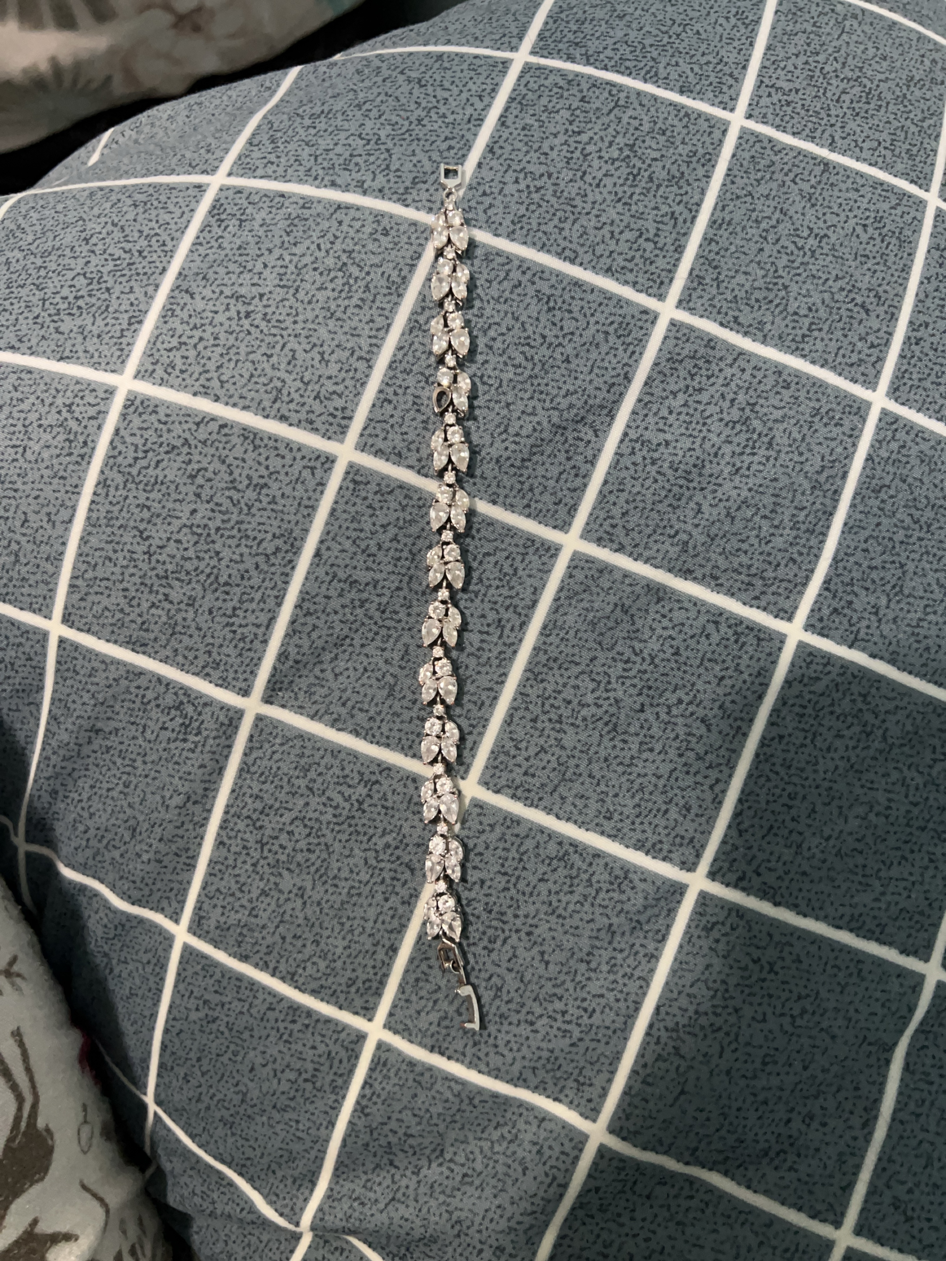 Elegant Cubic Zirconia Bracelet thumbnail