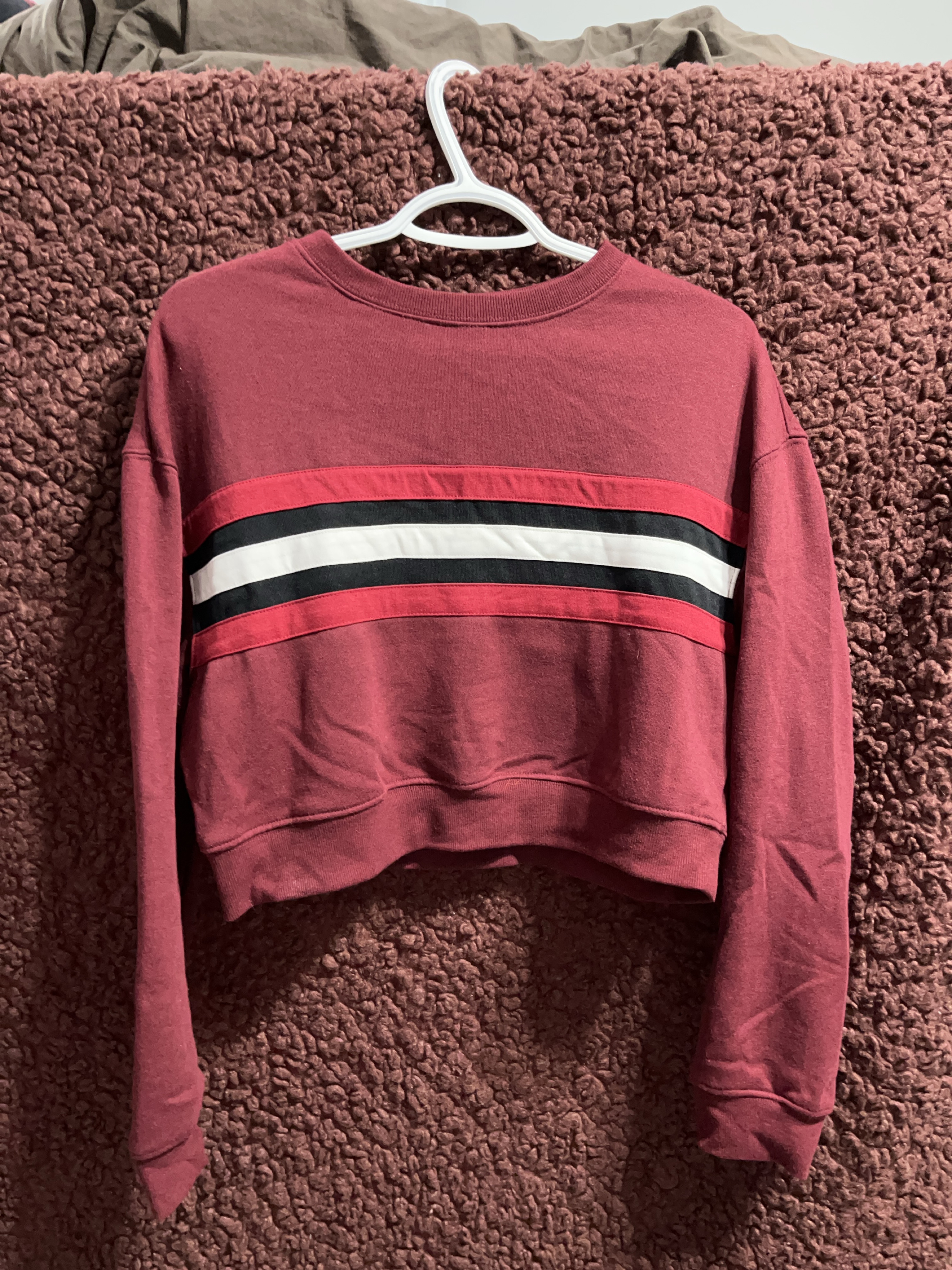 Burgundy cropped sweatshirt with stripes thumbnail