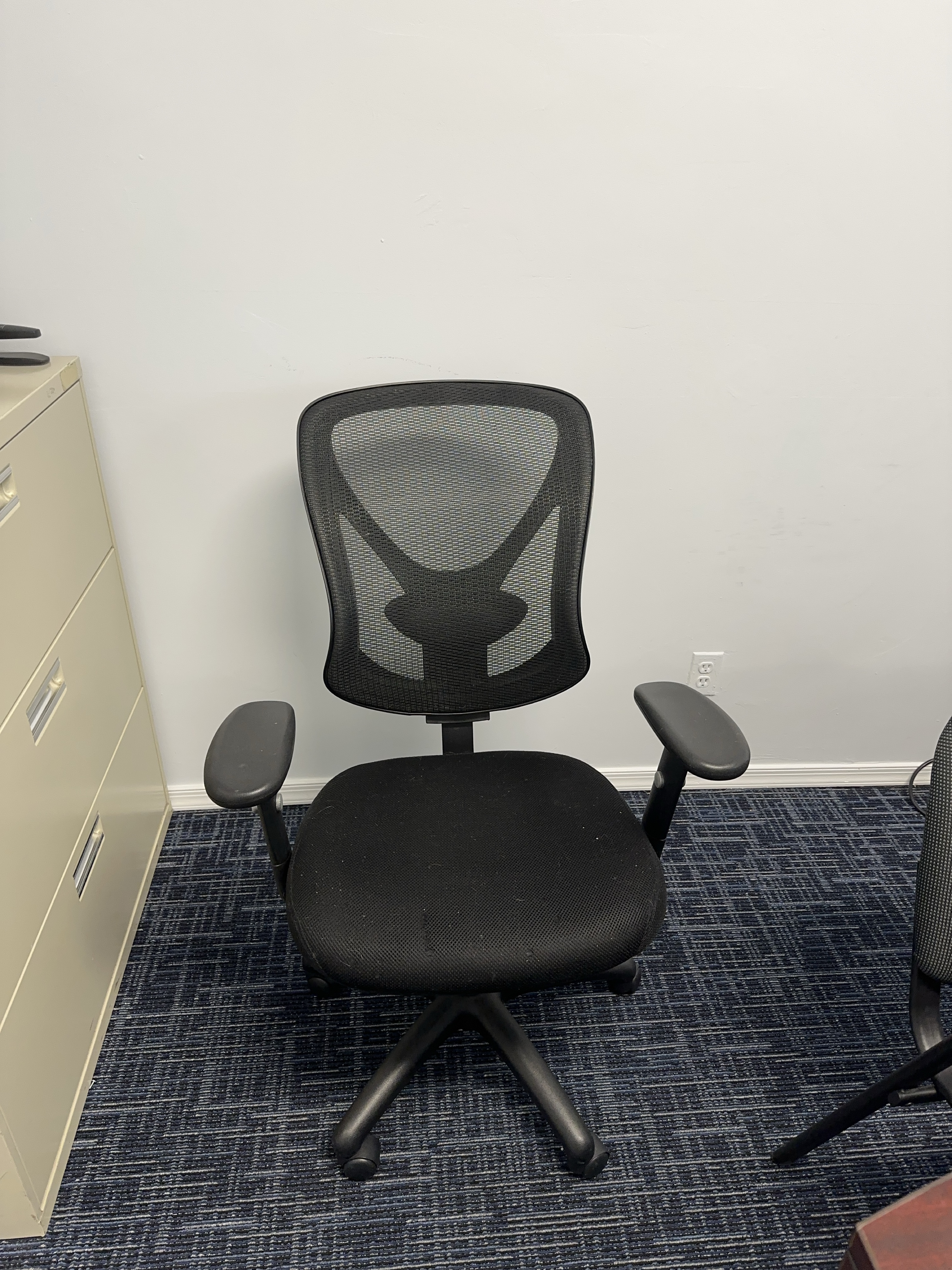 Black Mesh Office Chair thumbnail