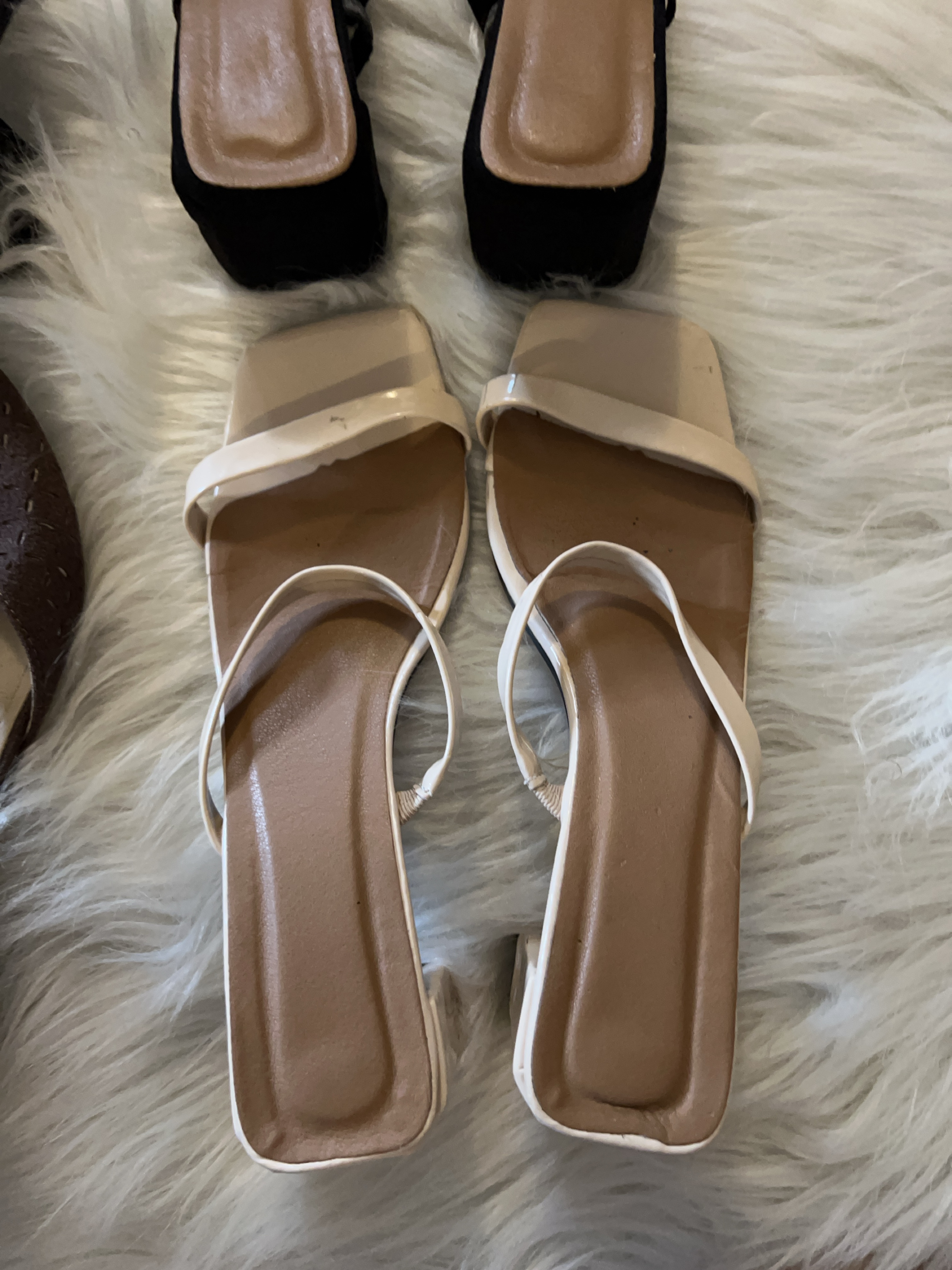 Cream-coloured square-toe heeled sandals thumbnail