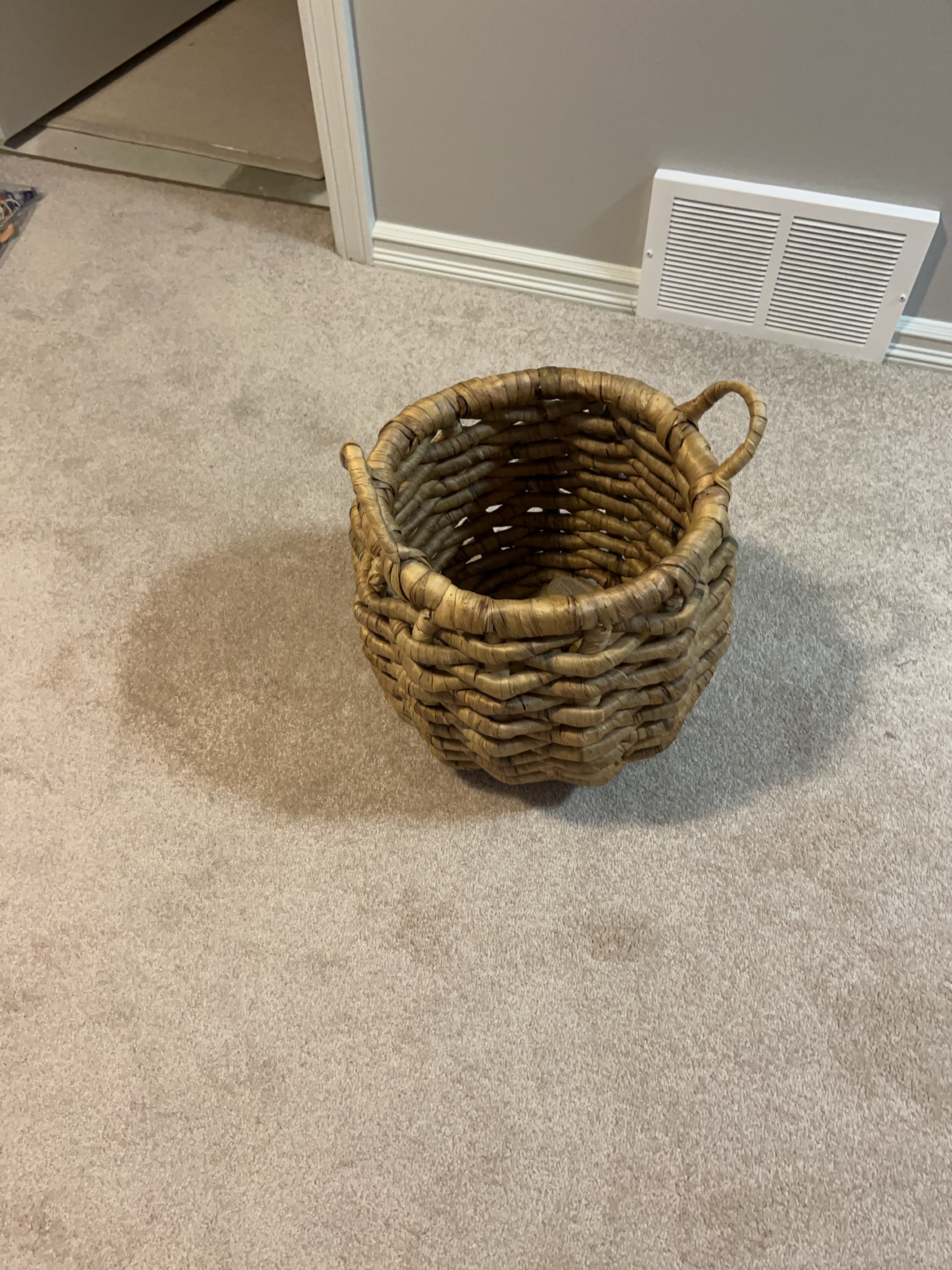 Woven Seagrass Basket with Handles thumbnail