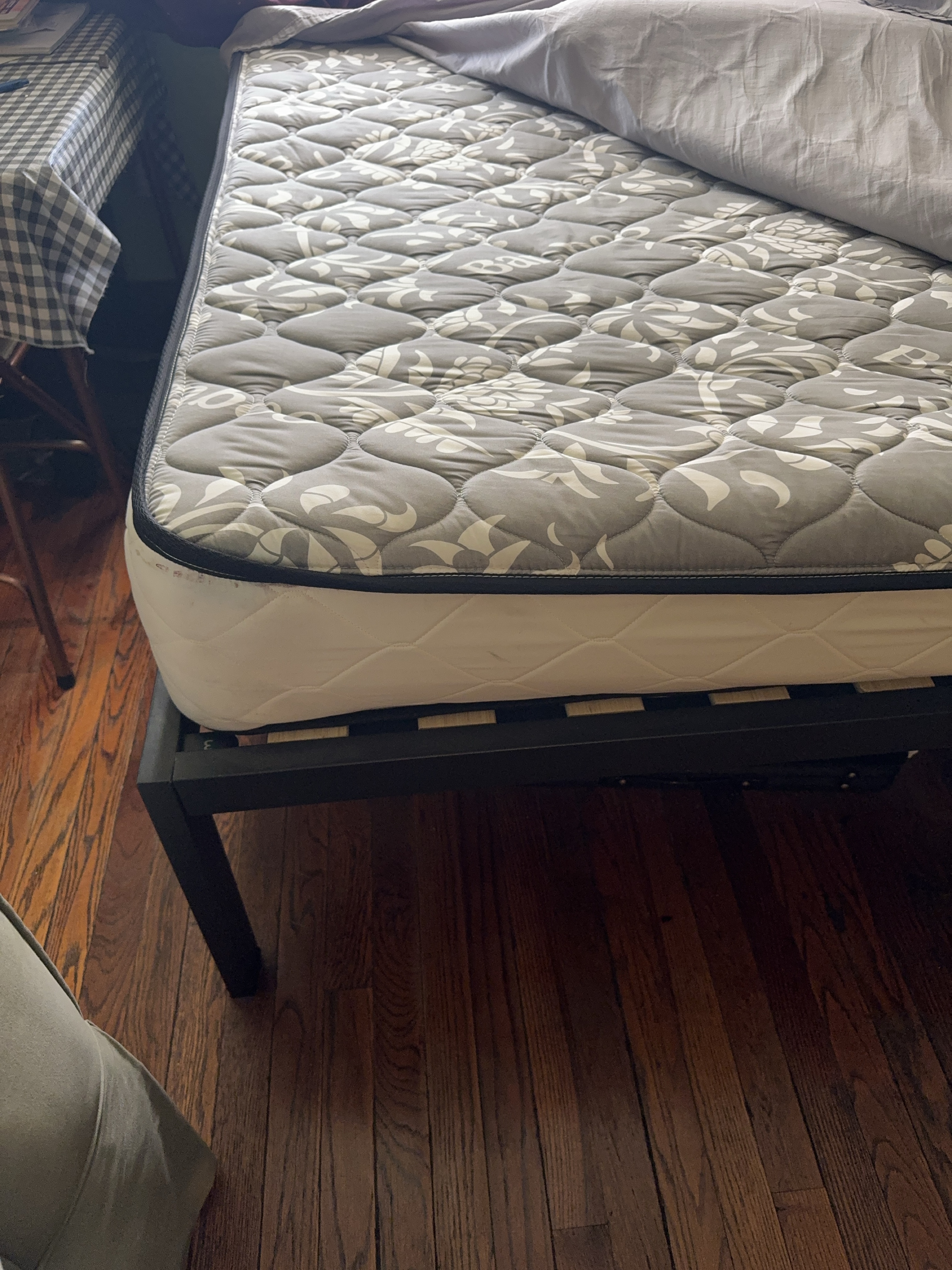 Queen Size Mattress Set . Mattress and frame thumbnail